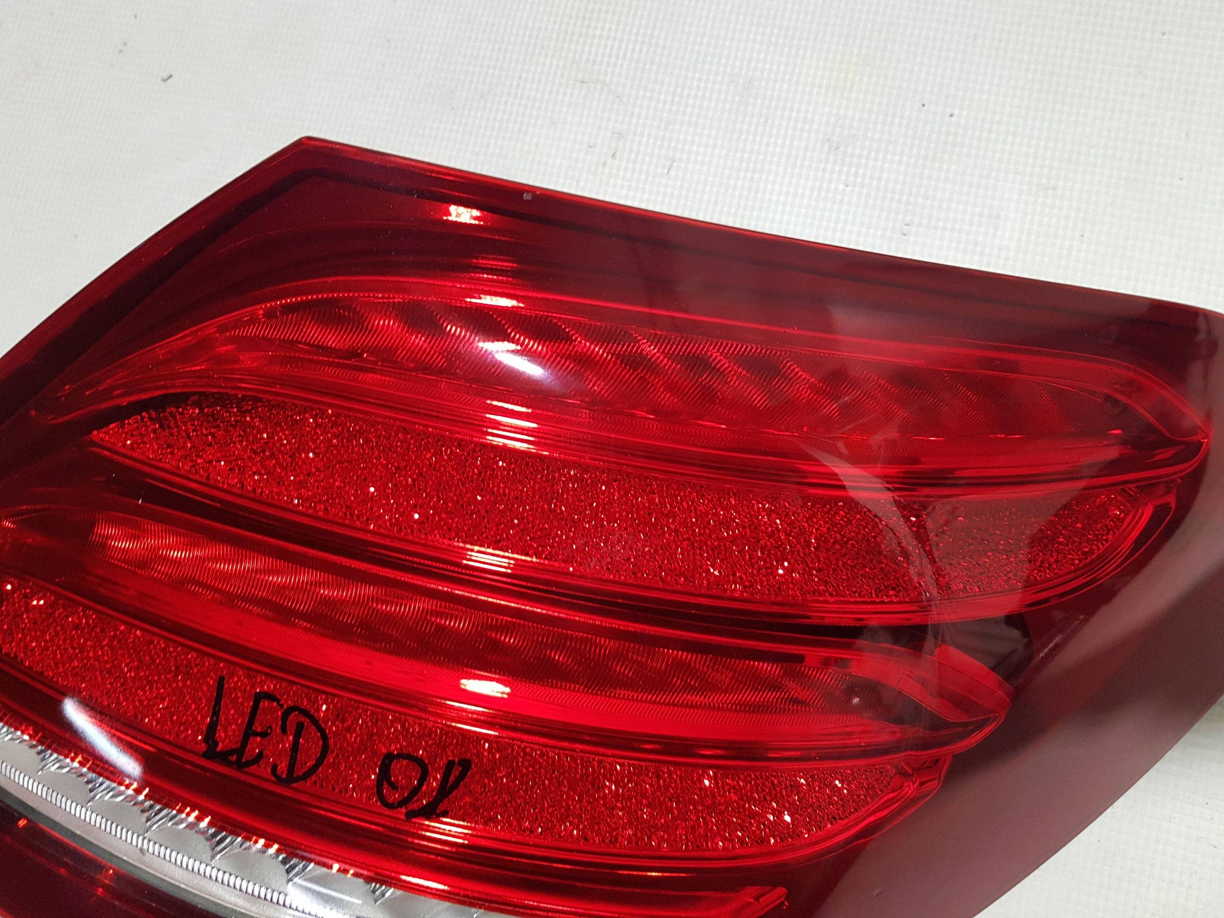 light rear rear part side right Mercedes E W213 sedan 2139068000