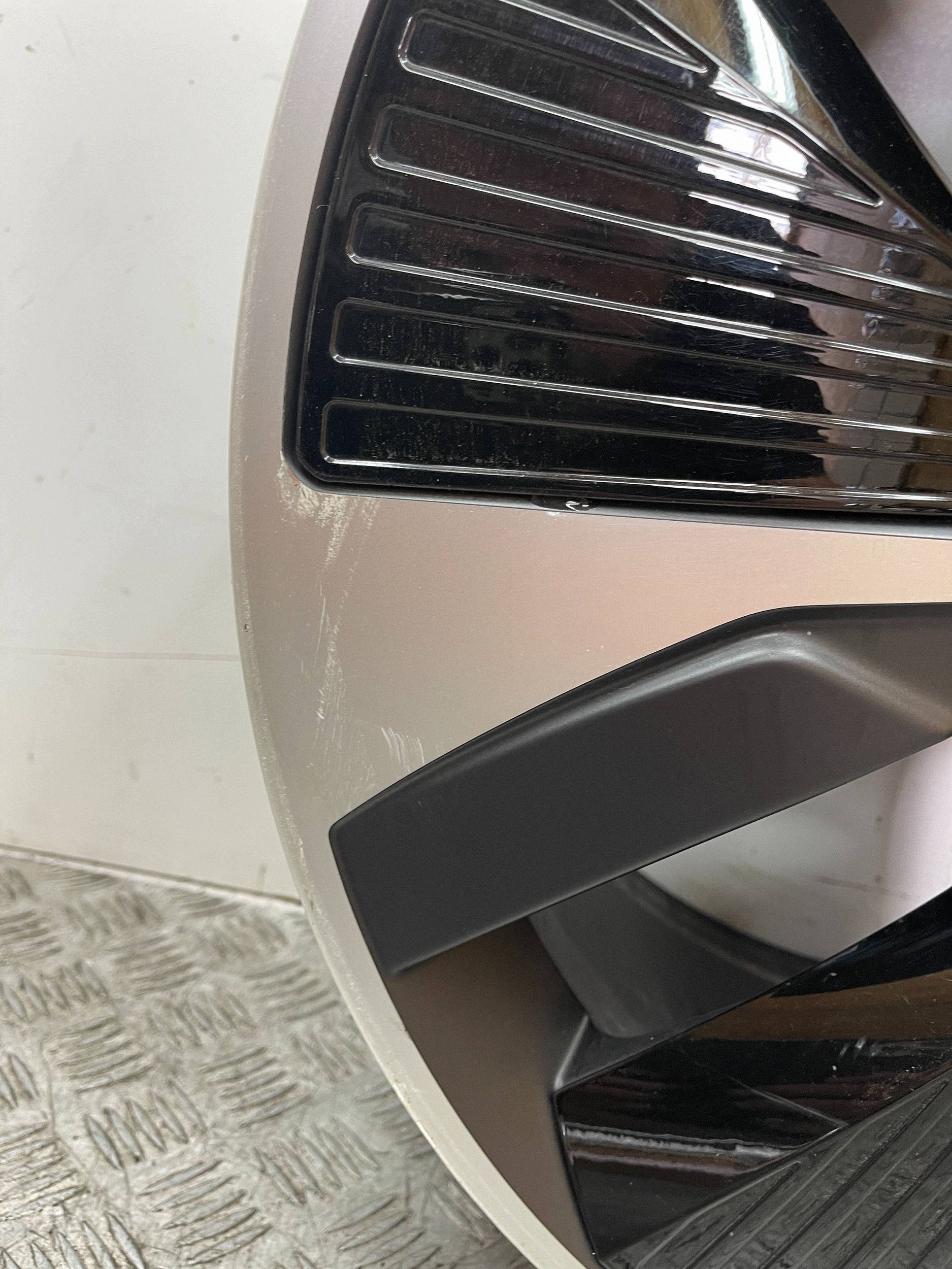 disk hliníkový AUDI Q6 E-TRON 9J X 21 ET29 85H601025AQ