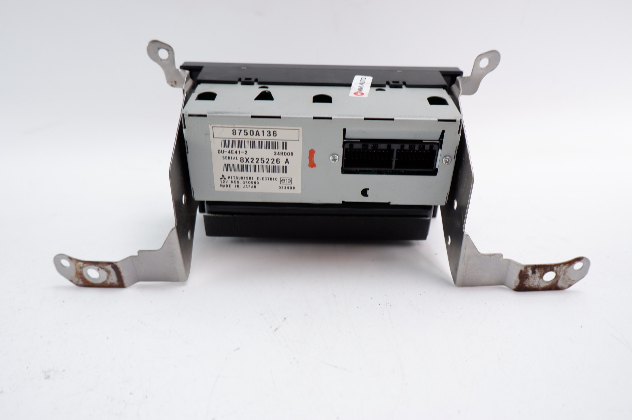 RADIO CD WYŚWIETLACZ MITSUBISHI GRANDIS (2003-2011) 8701A117 Stan opakowania zastępcze