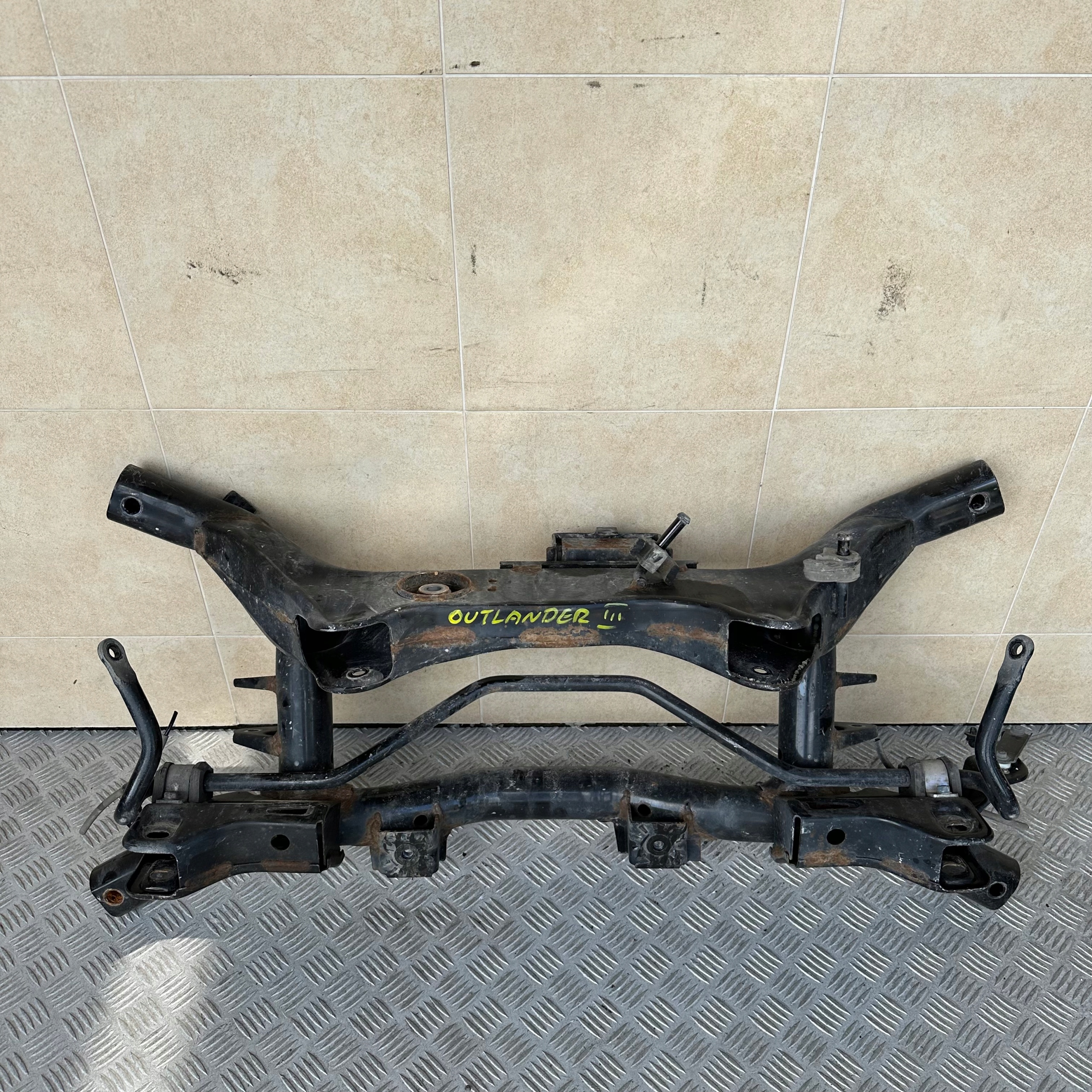axle beam rear MITSUBISHI OUTLANDER III 2.2D