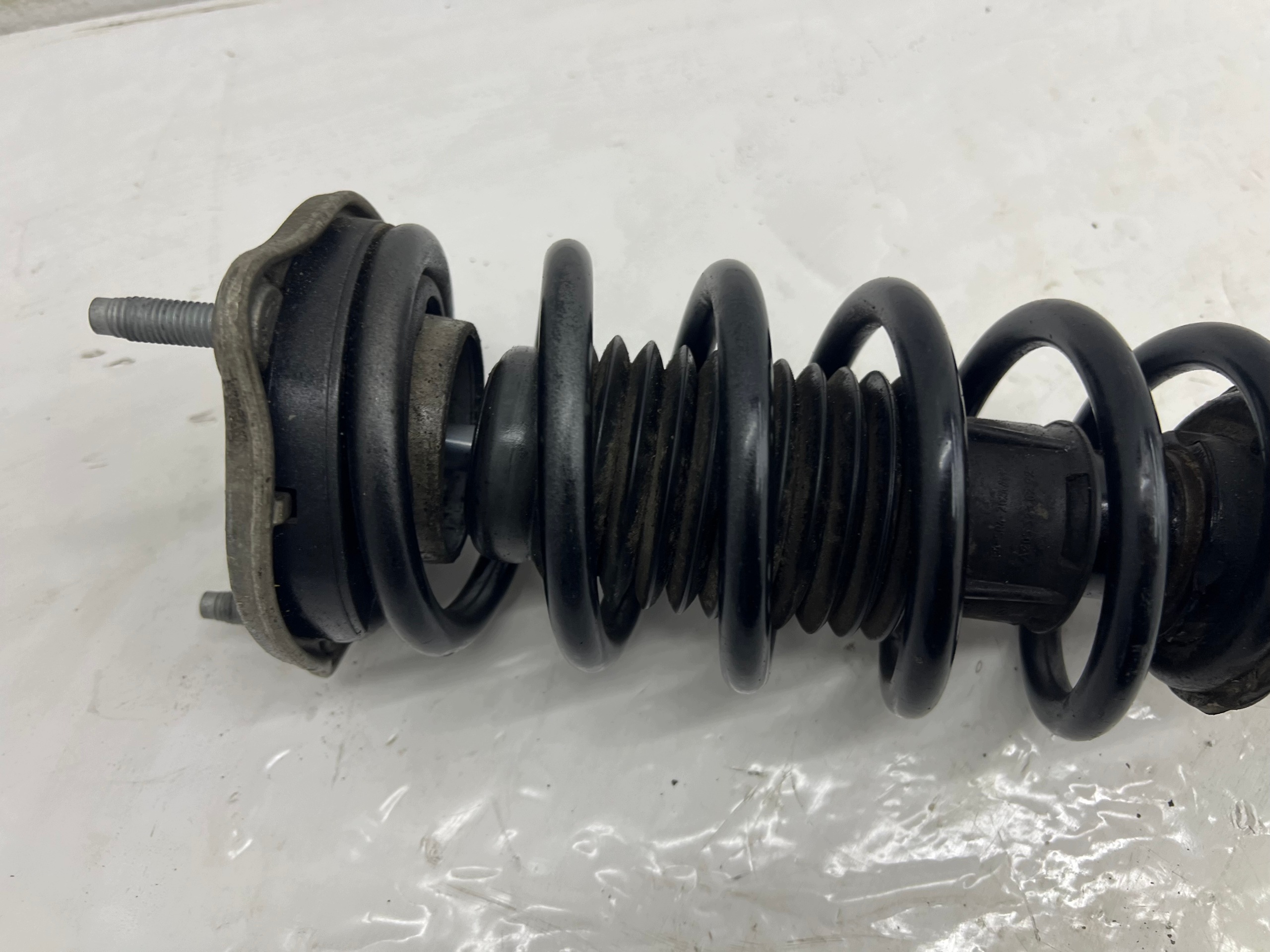 MERCEDES C-KLASA W205 14- shock absorber right front A2053207368