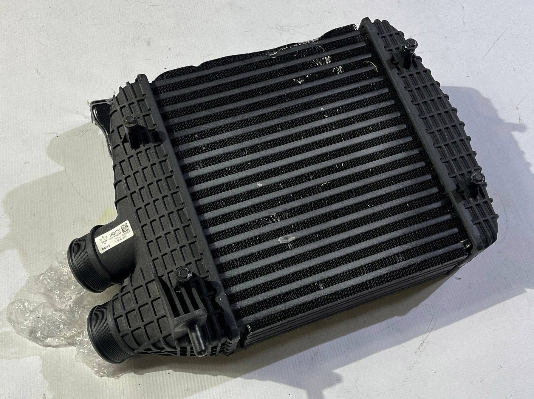 intercooler radiator air holder left Maserati Levante 3.0 v6