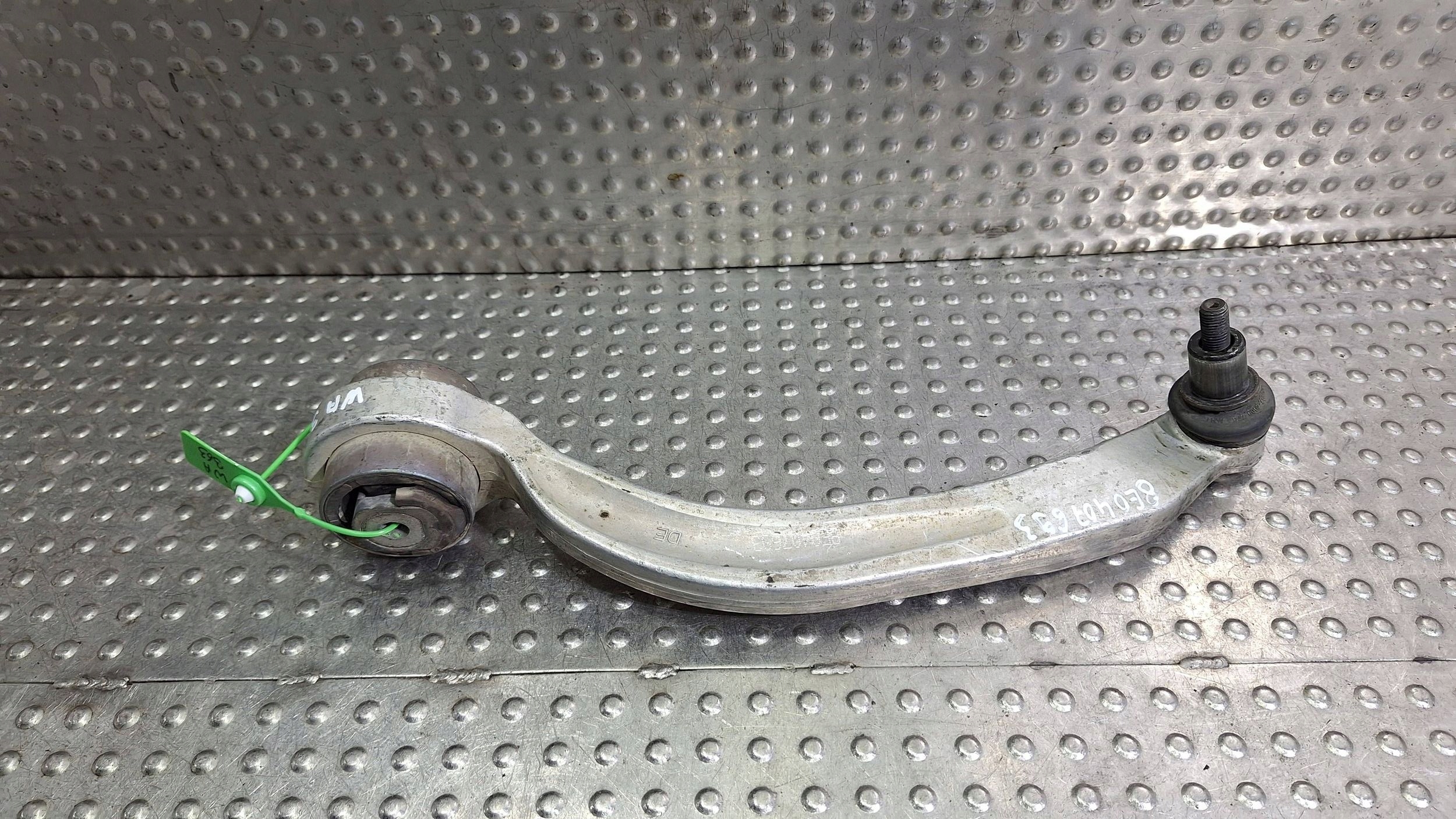arm left front lower BANAN AUDI A4 B5 A6 C5 A8 D2 PASSAT B5 SUPERB and