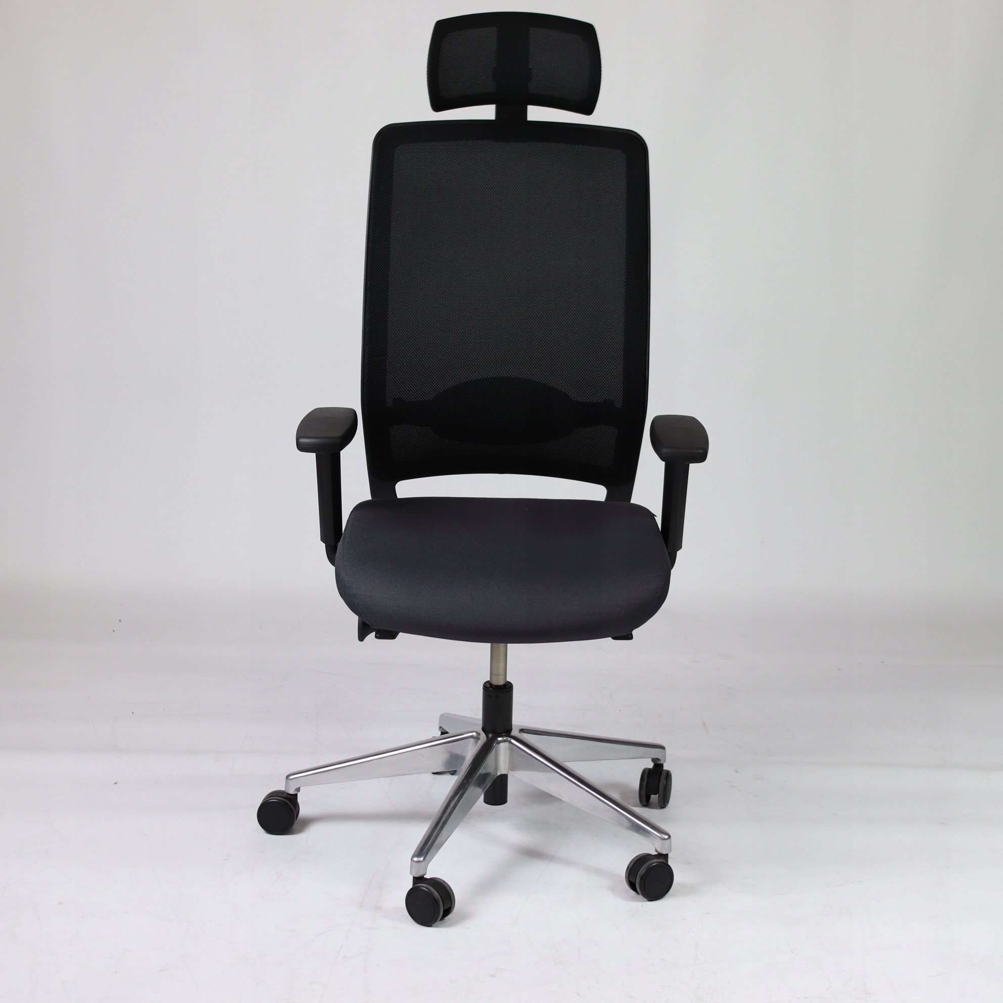 Fotel biurowy obrotowy do biura gabinetu PROFIM VERIS NET 111SFL Kod producenta F38BKGR