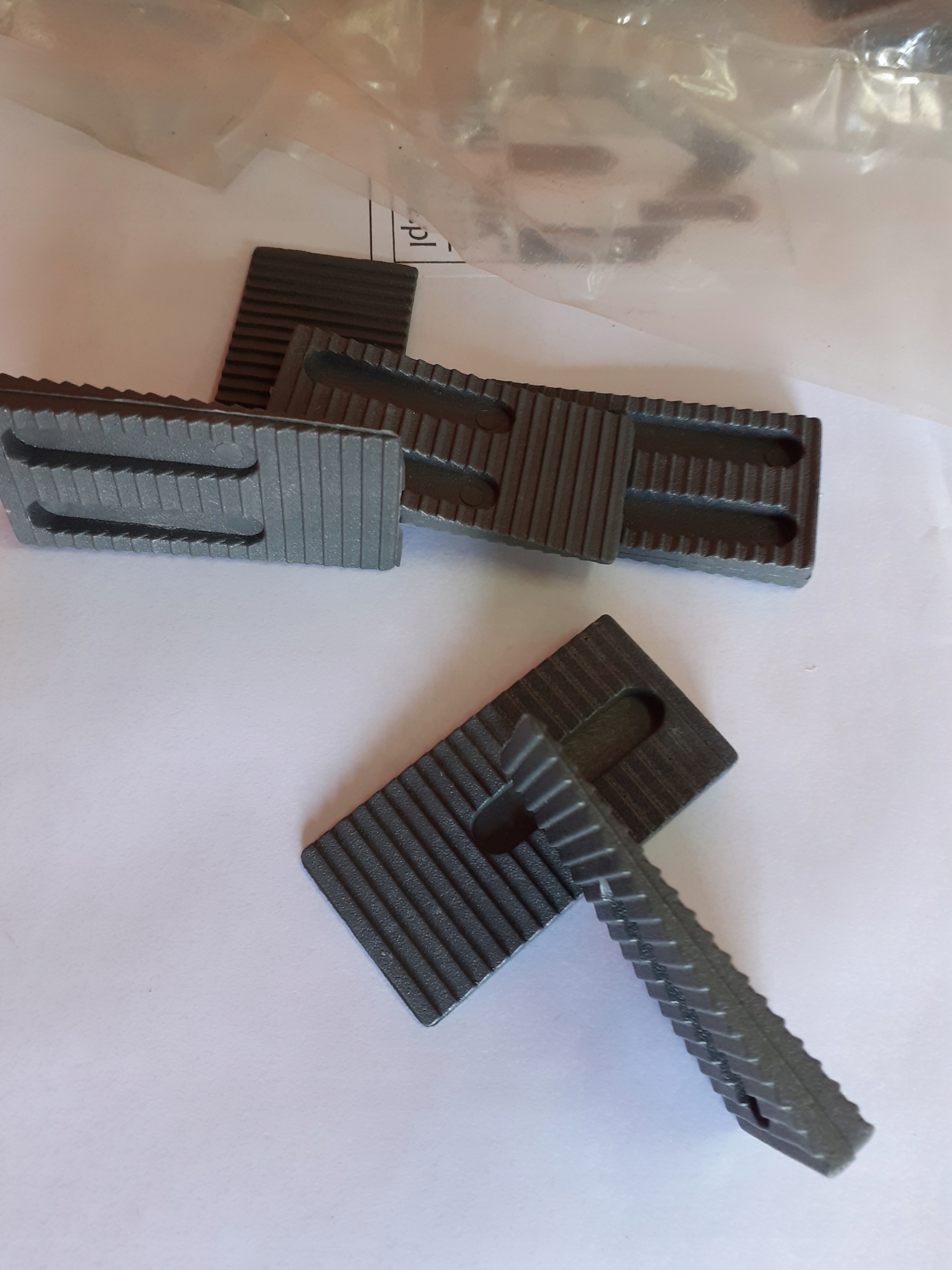 

(100szt.) Kliny montażowe 58x30x8mm