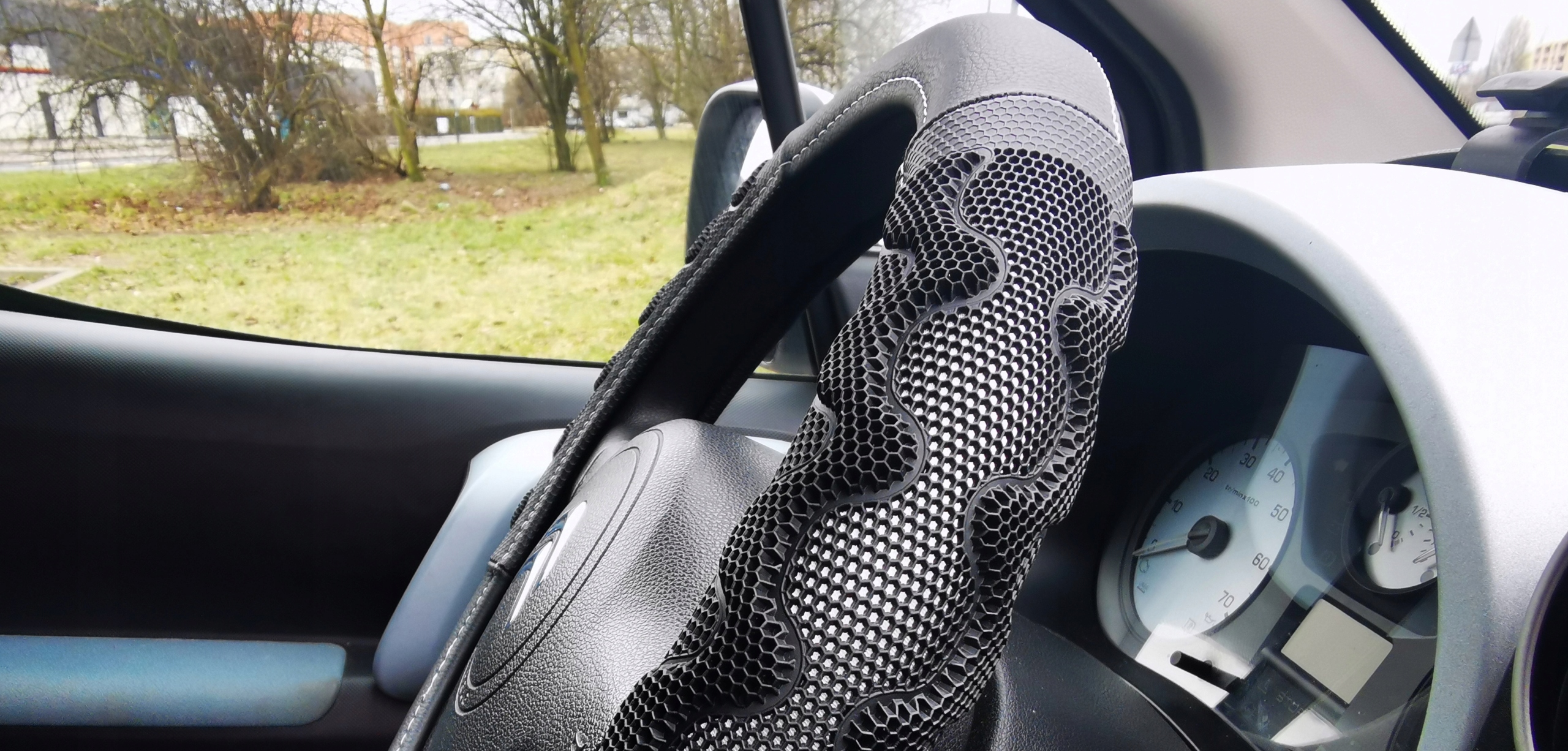 SKODA OCTAVIA 1 2 3 4 FABIA CITIGO RAPID na kierownice Antypoślizgowy SZ Waga produktu z opakowaniem jednostkowym 0.5 kg