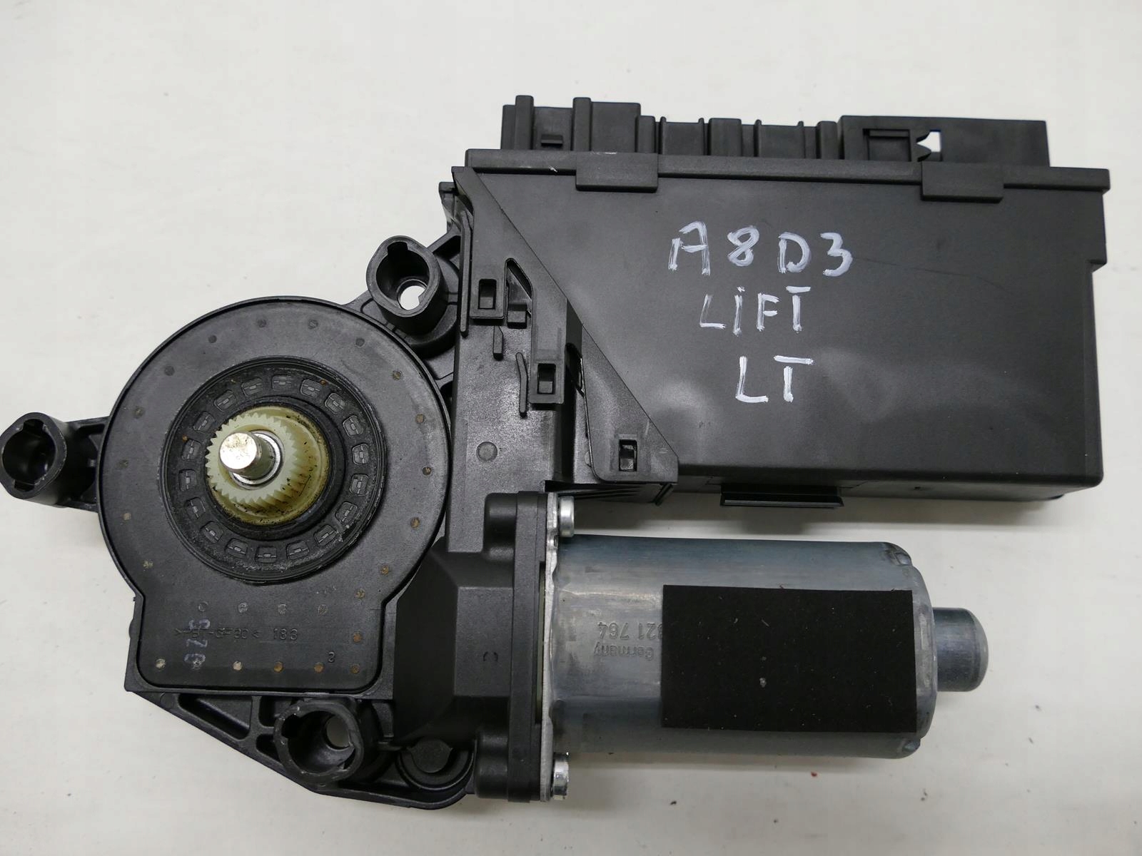 AUDI A8 II D3 LIFT engine windows left rear part 06r