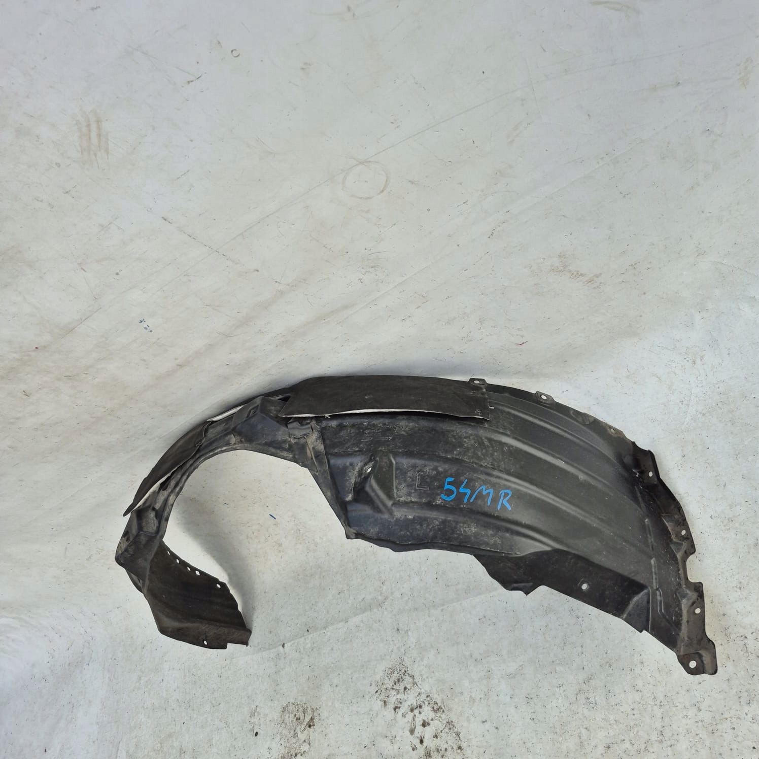 MITSUBISHI ECLIPSE CROSS 18- mudguard left front front