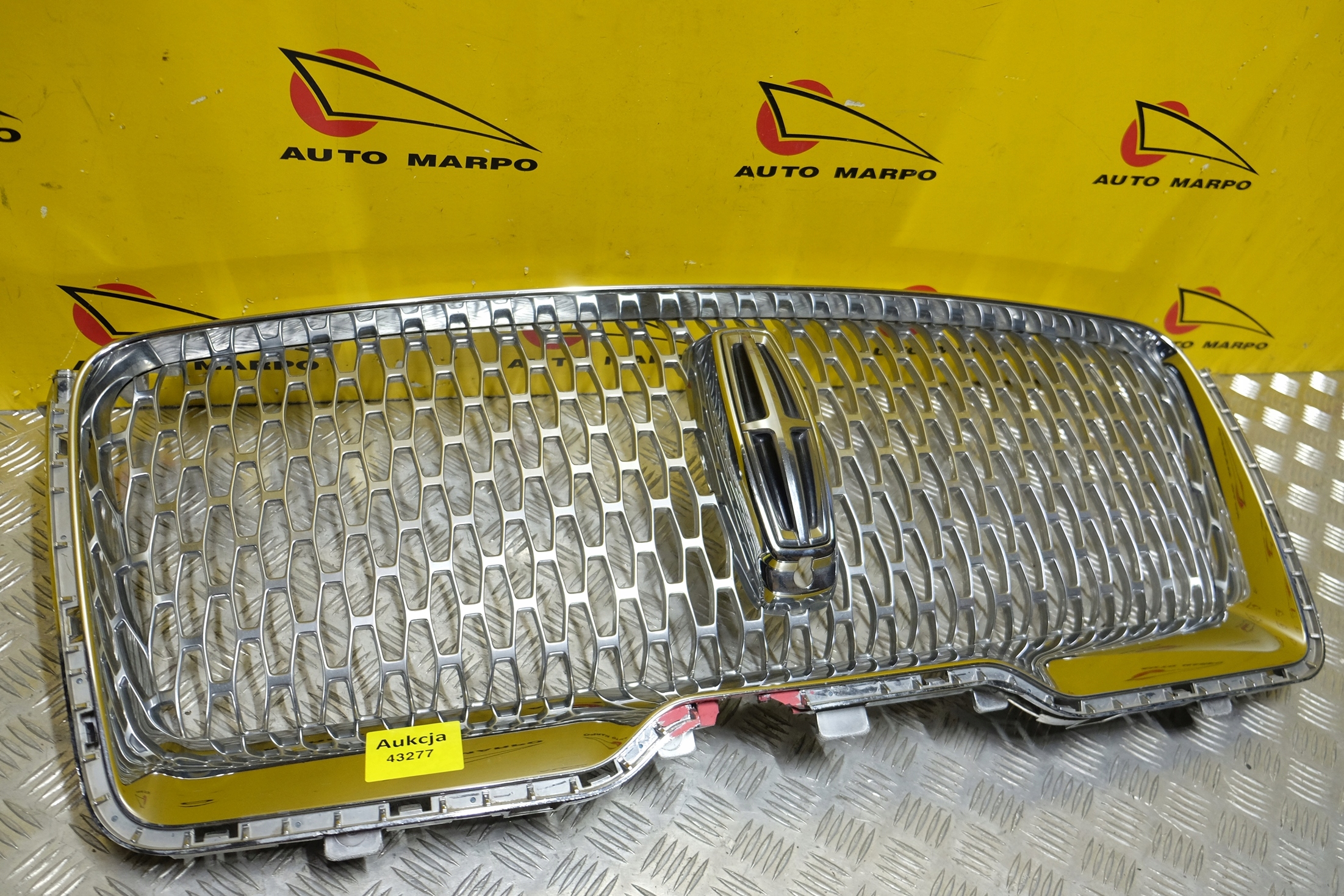 LINCOLN CONTINENTAL 17- GRILL ATRAPA PRZÓD USA Kolor do lakierowania
