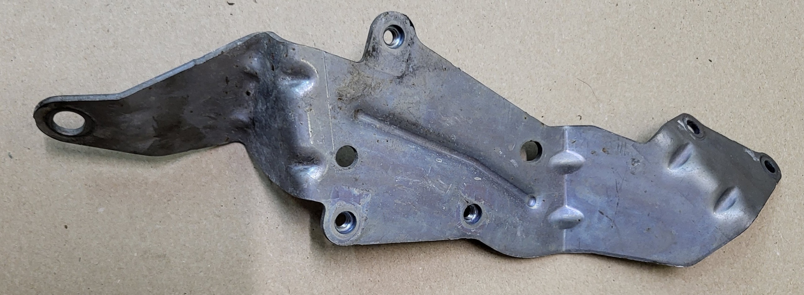 Poignée Support Vanne Radiateur EGR MERCEDES C-KL W205 2.0 CGI OE