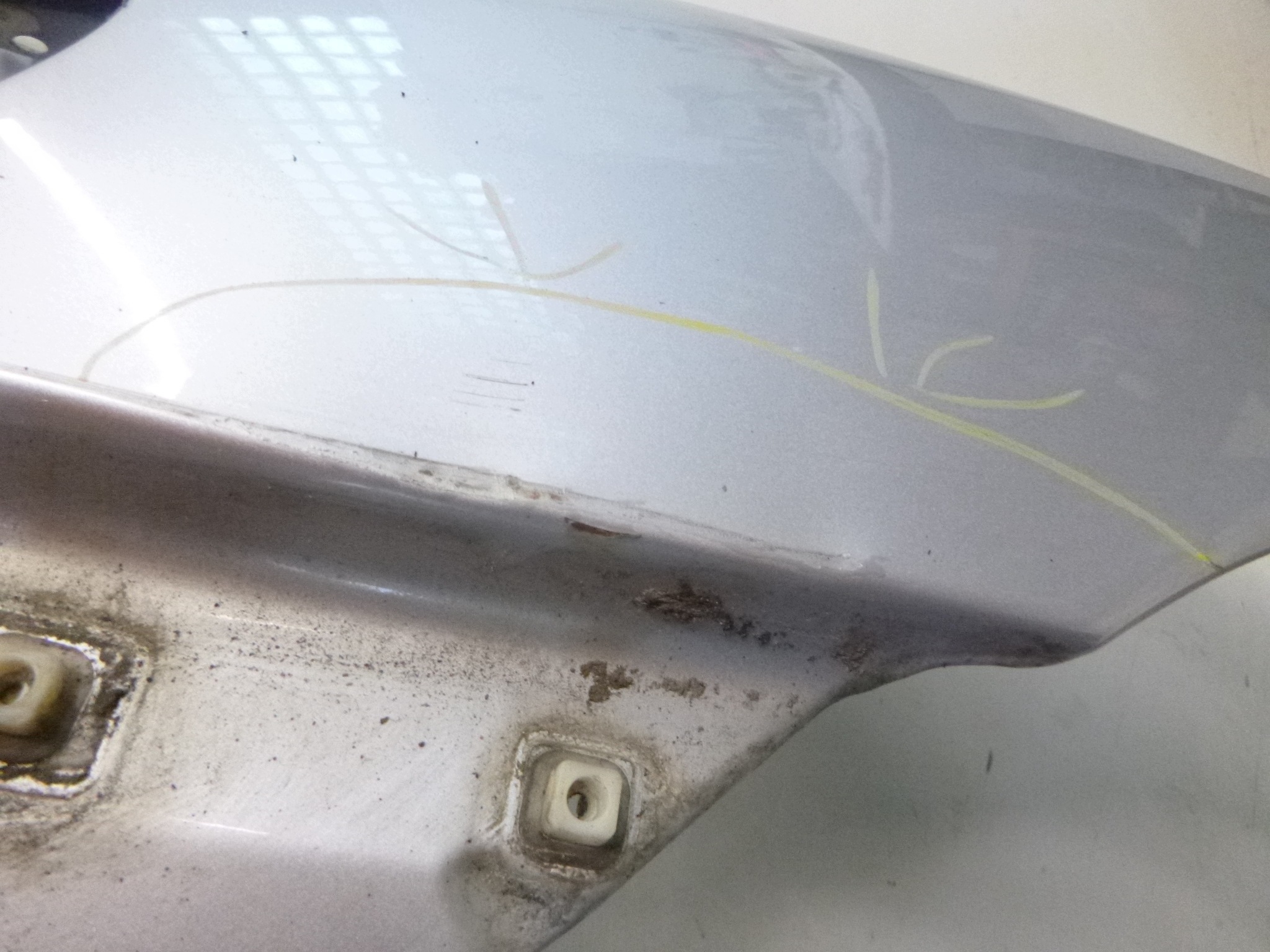 fender front left Volvo V70 II 426-26 Srebrny 2003r.