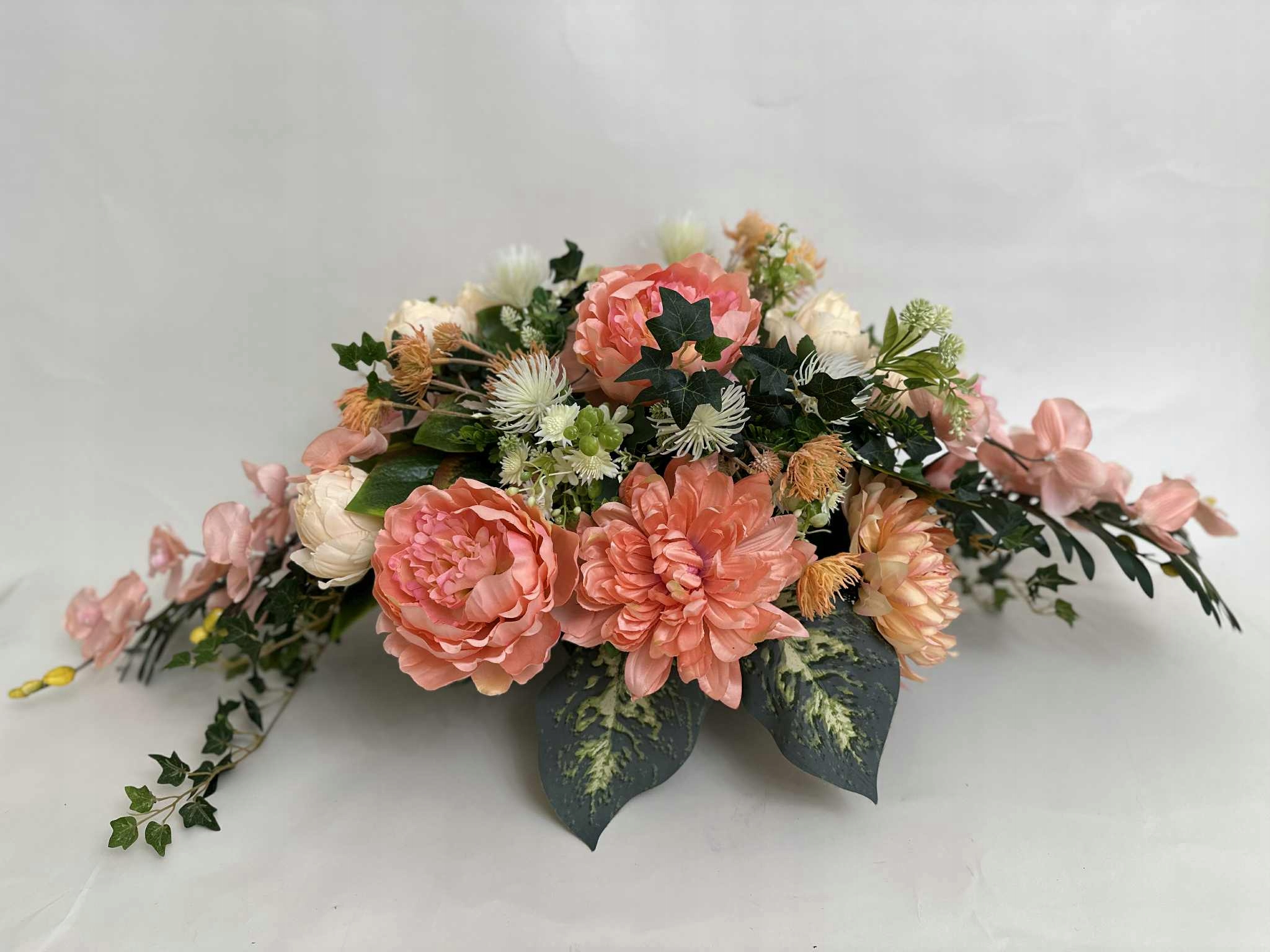 Kompozícia Kvety na hrob cintorín kytica kvetináč umelé kvety