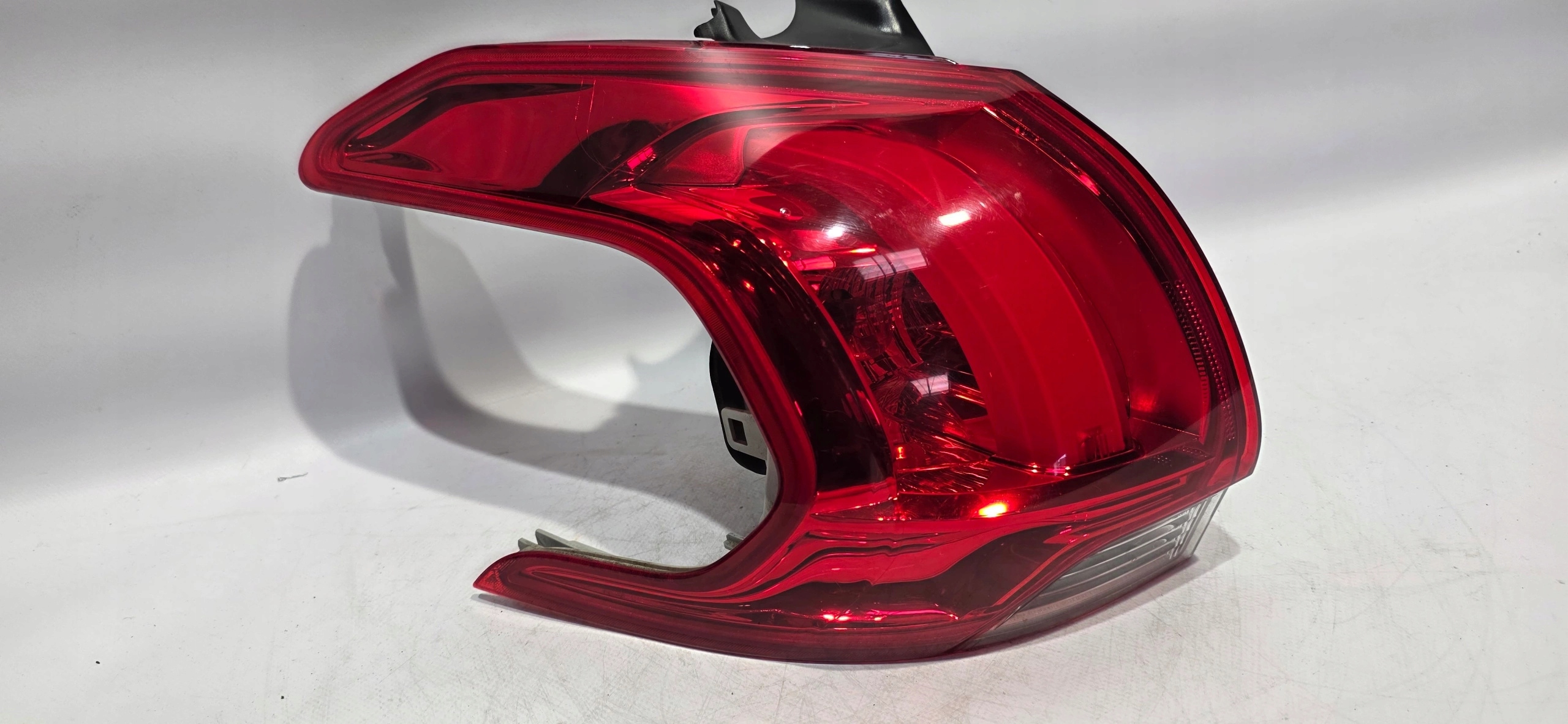light left rear part LED PEUGEOT 2008 13-19 original EUROPA