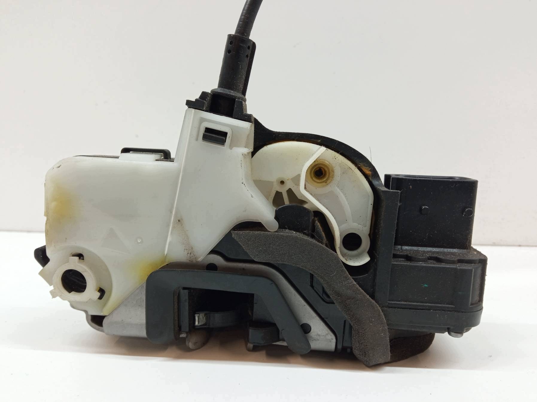 lock door right front 13503802 Opel Insignia and (2008-2017 ) A