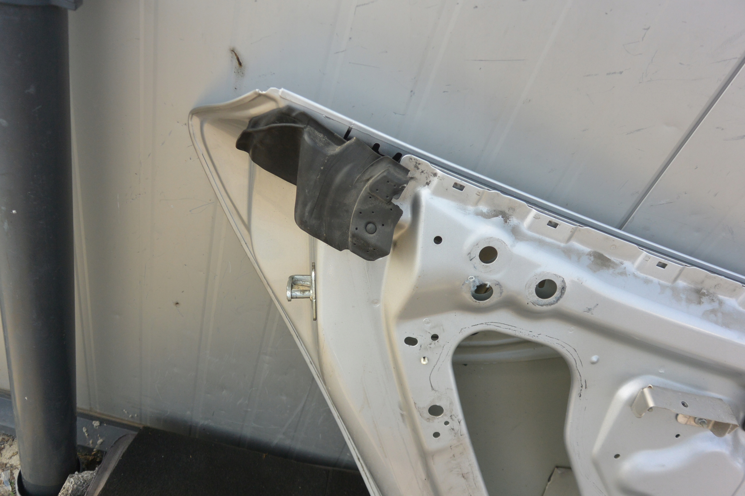 door rear part left TESLA MODEL S 12-16 silver