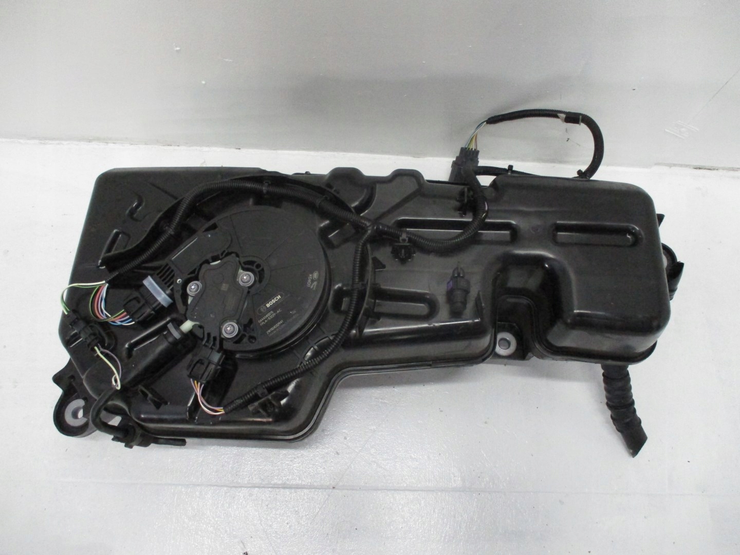 SPREMNIK ADBLUE RANGE ROVER EVOQUE 2 K8D2-5J228-AB