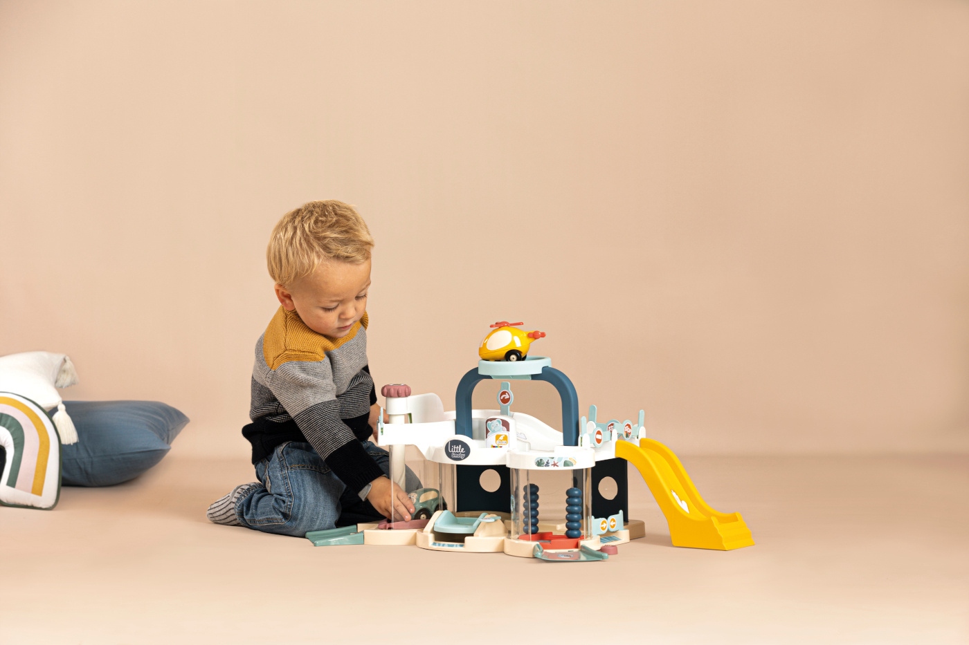 Smoby Mój Pierwszy Garaż samochodzik auto myjnia Materiał plastik