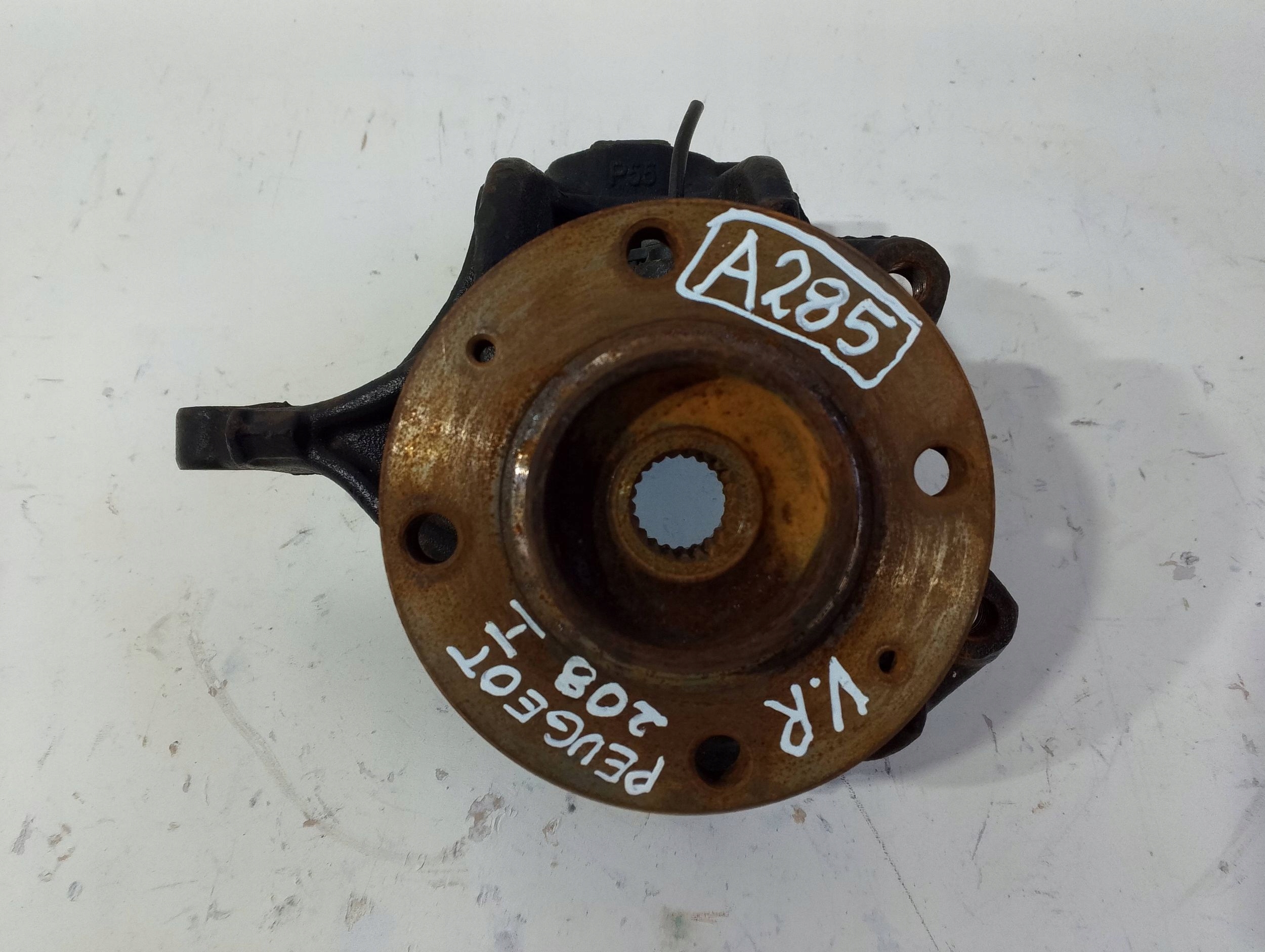 Peugeot 208 and swing front right P55 (A285)
