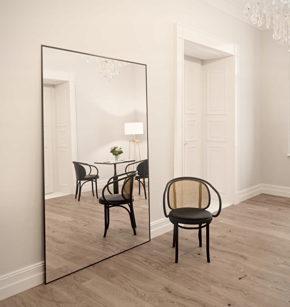 

Lustro w minimalistycznej drewnianej ramie 100x200