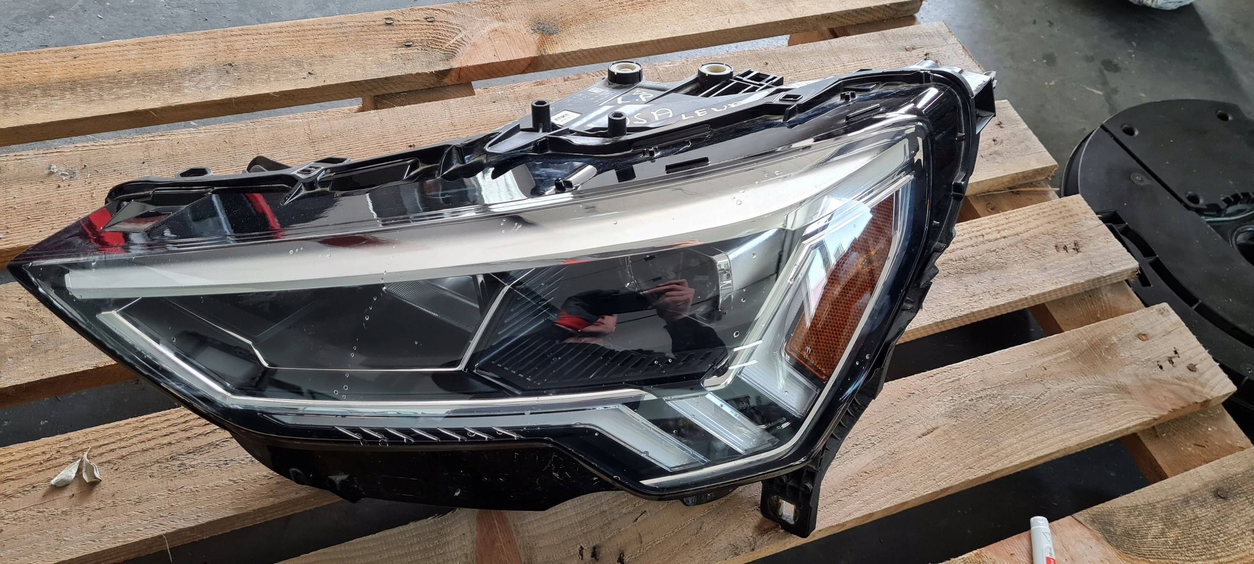 Q3 83A LAMPA LEWA LEWY PRZÓD FULL LED USA 83A941033B