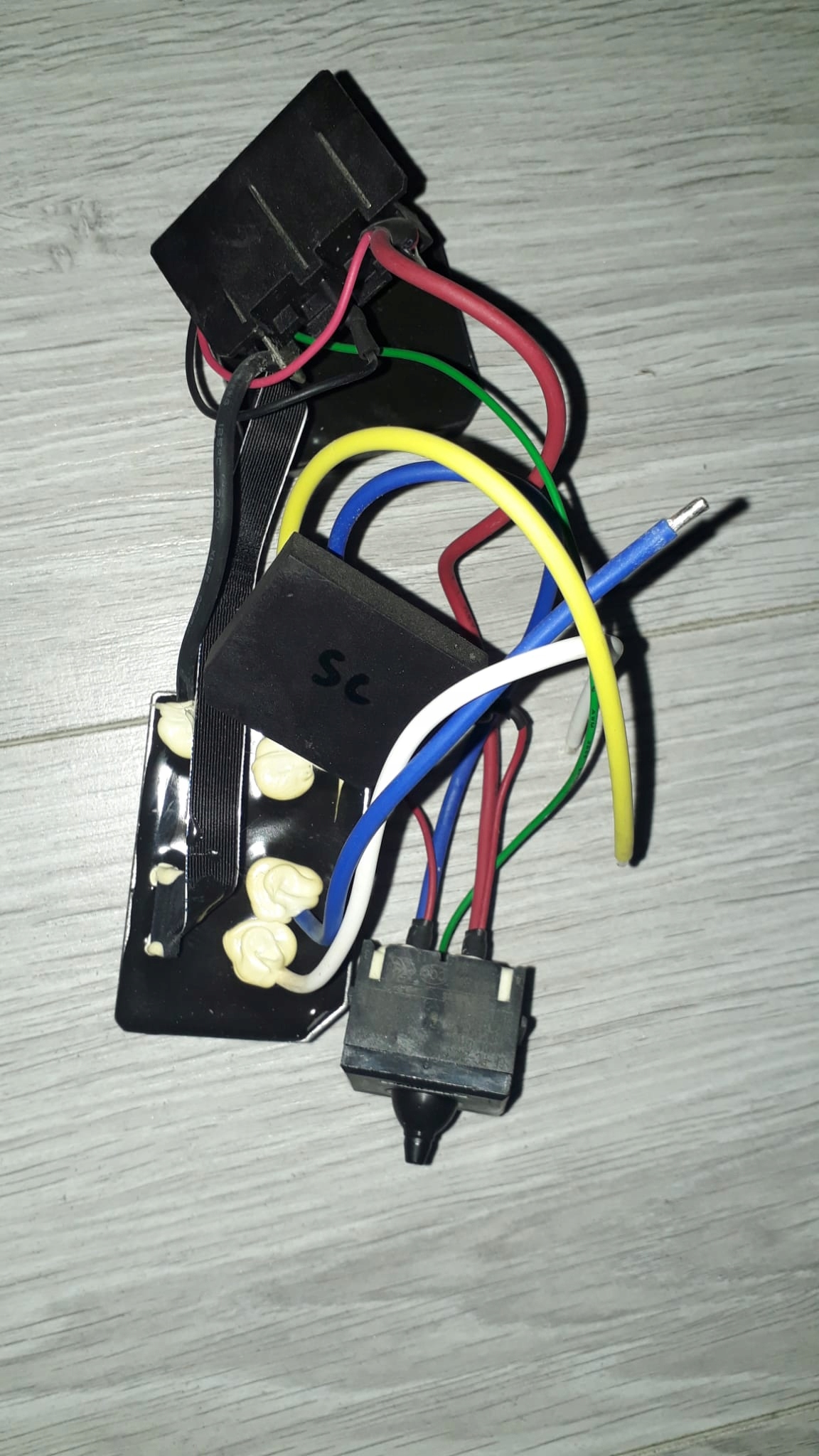 

Elektronika włącznik szlifierka Erbauer EAG18-Li