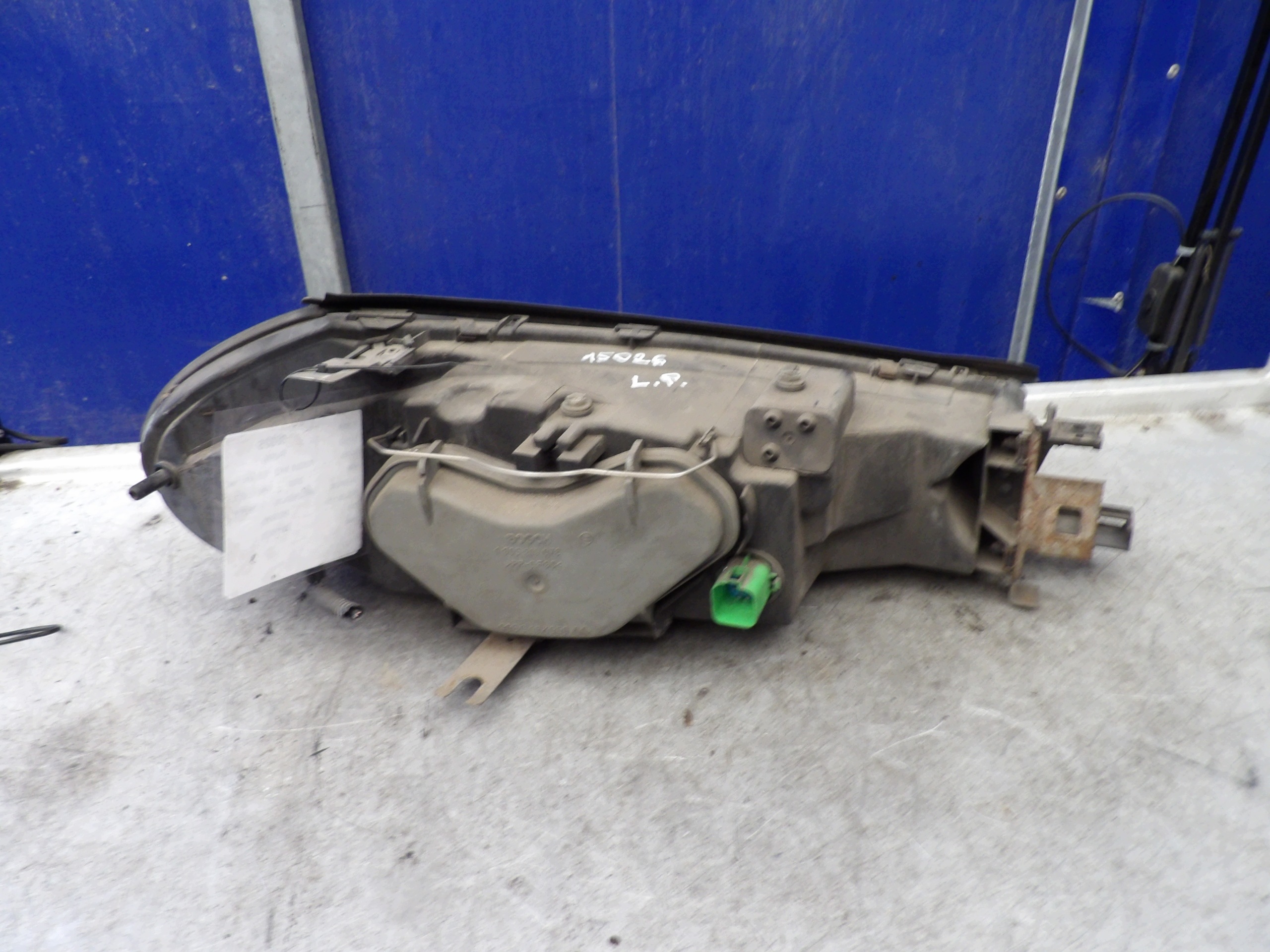 Ford Mondeo MK2 light front left