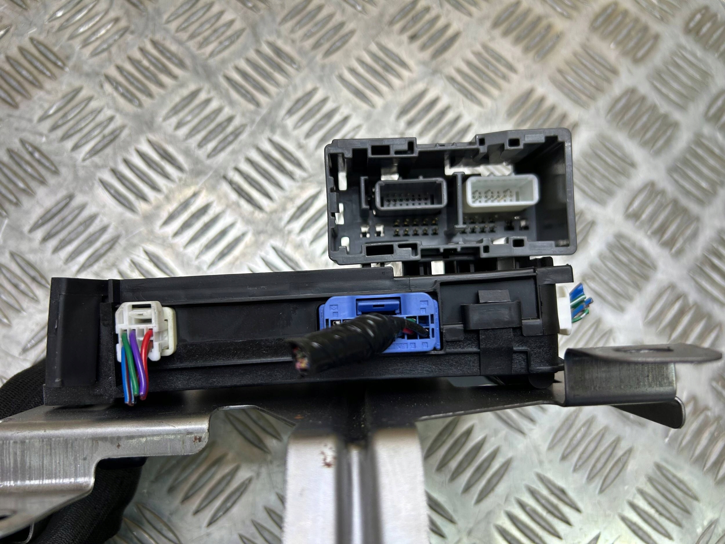 control unit / comfort control unit Mazda 6 GJ 2016 G46C675Y0B