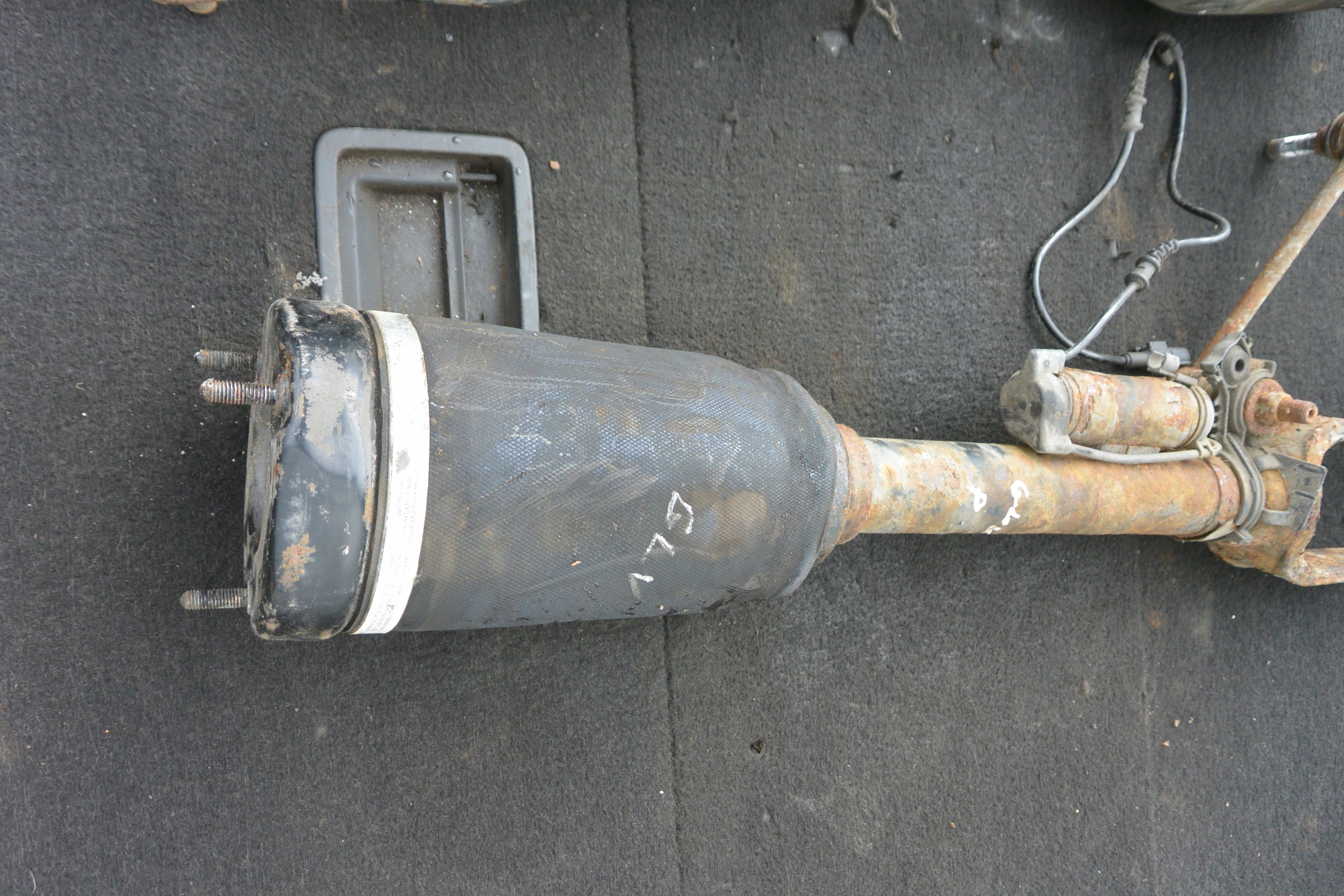 MERCEDES ML GL 164 shock absorber left right front