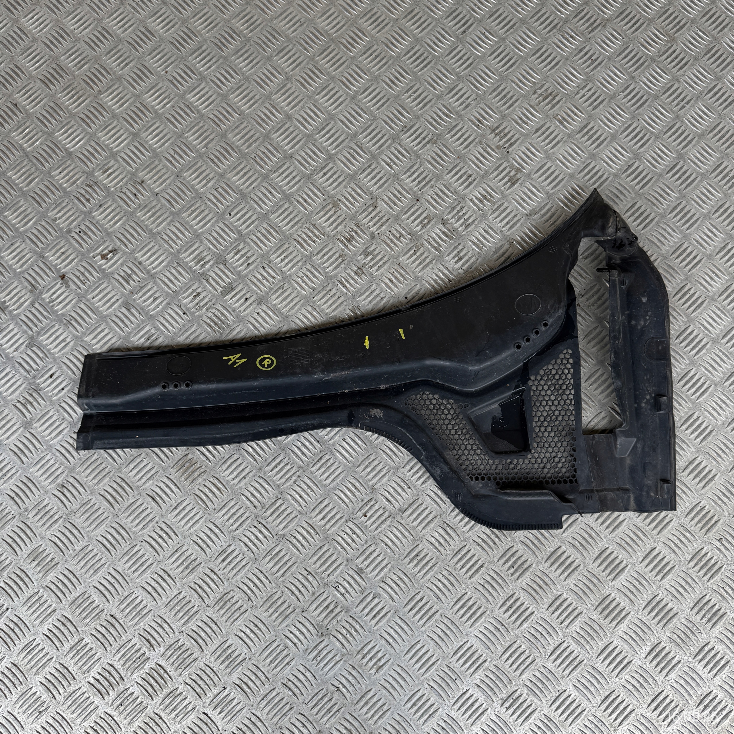 torpedo right AUDI A1 82B819404