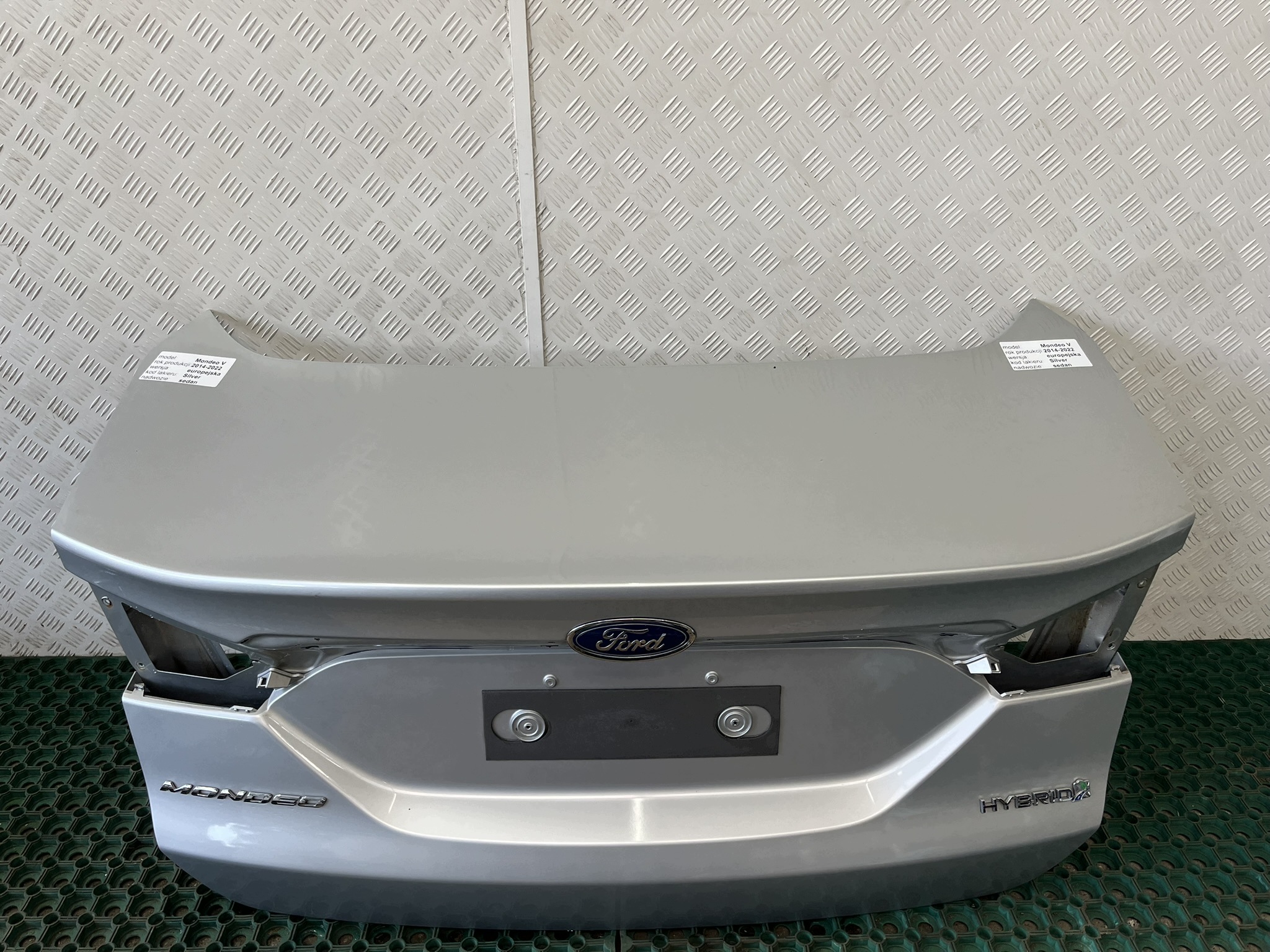 FORD MONDEO MK5 14-19 sedan boot doors boot rear part colour MOONDUST SILVER