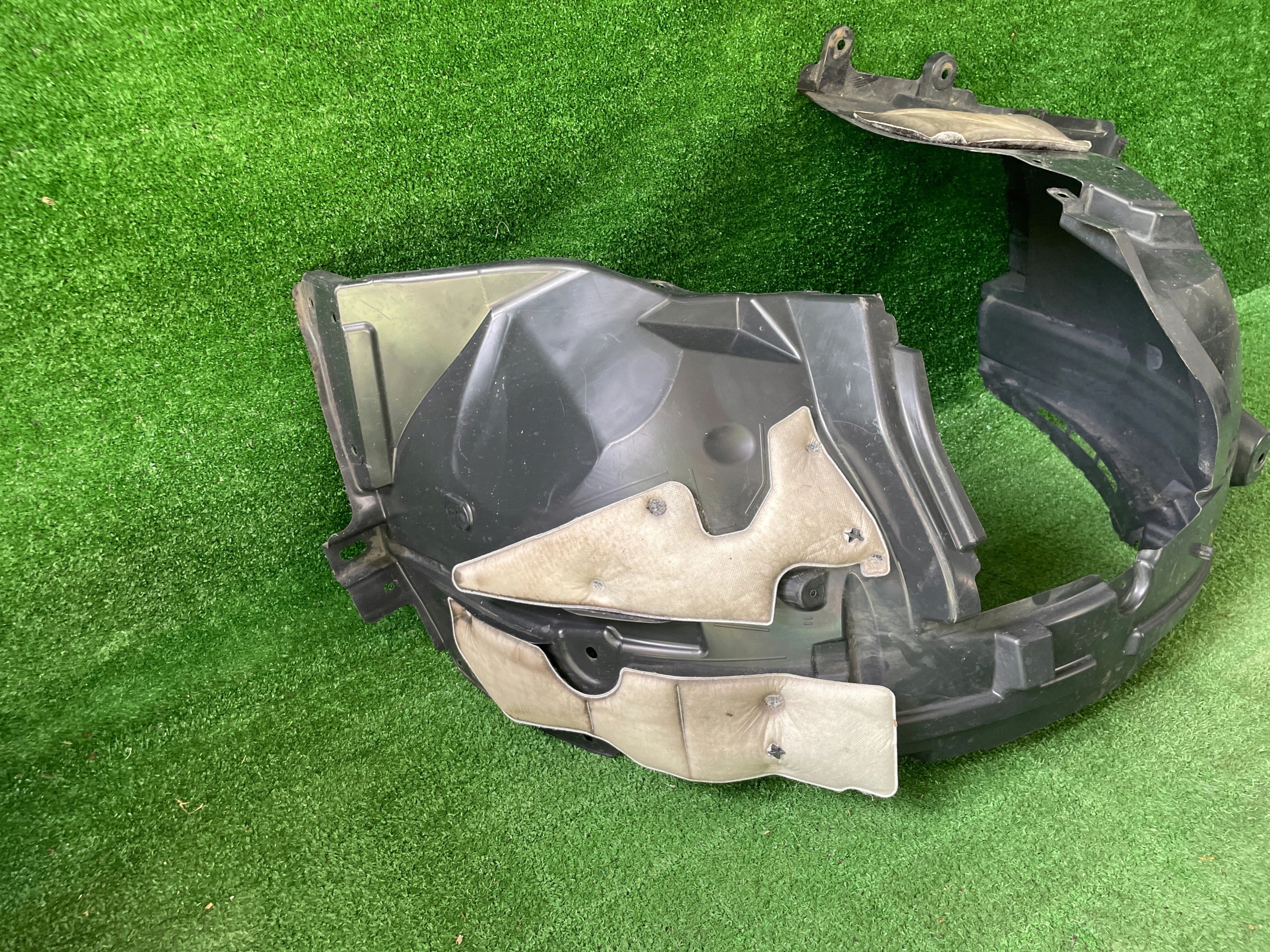 NISSAN QASHQAI 2 J11 mudguard front front right 63840 HV00A