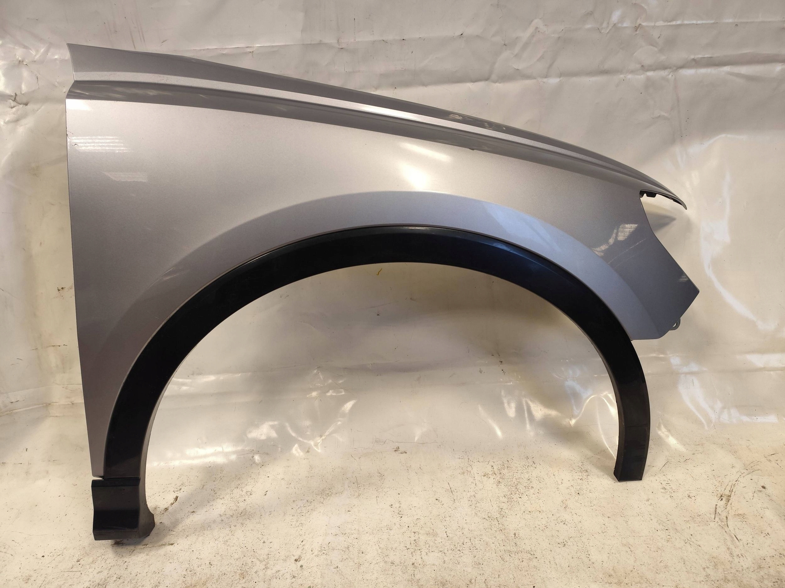 AUDI Q3 II 83A fender front right complete DEMONTAZ