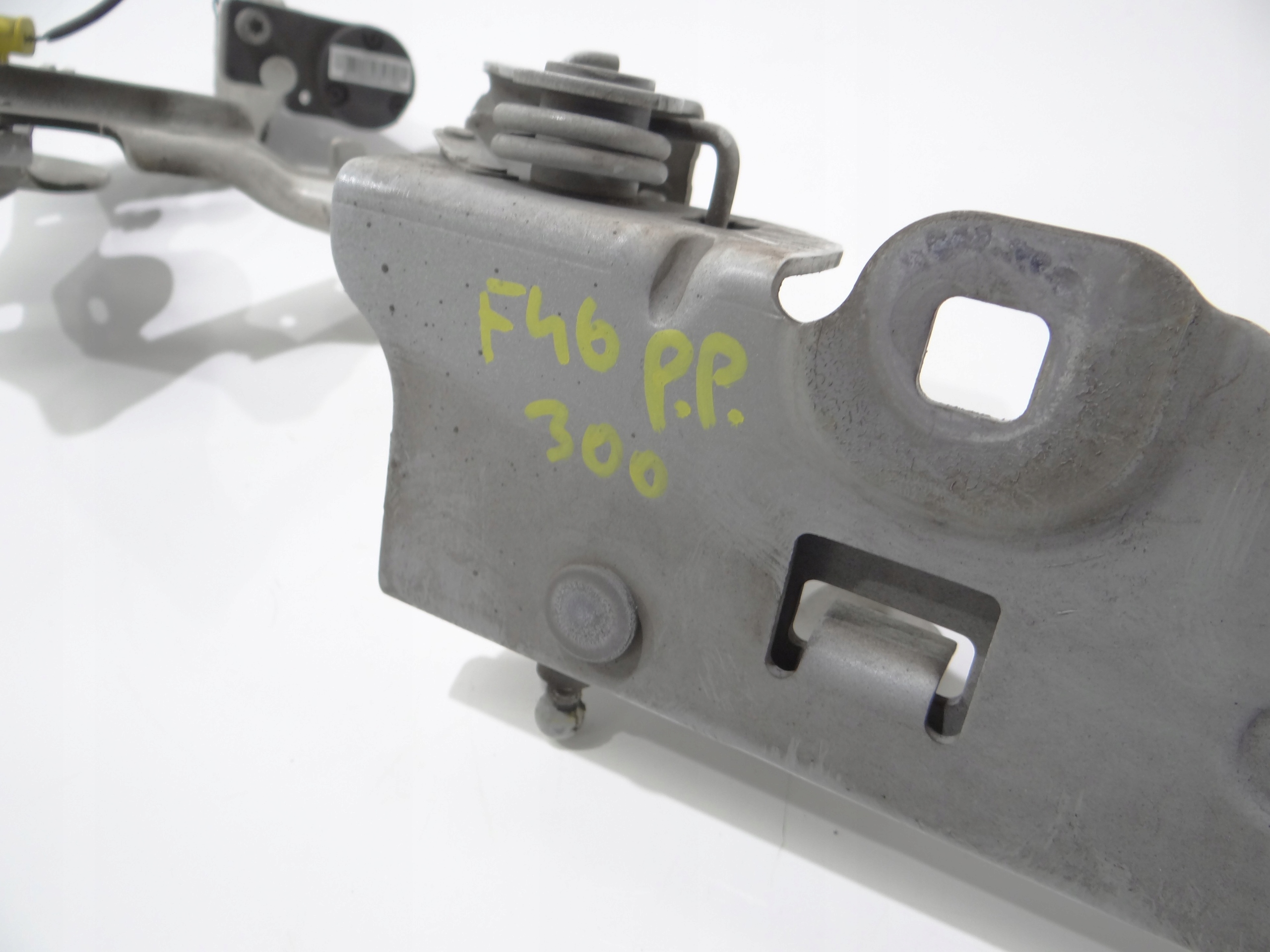 hinge NABOJ bonnets right front BMW F46 7300522 300