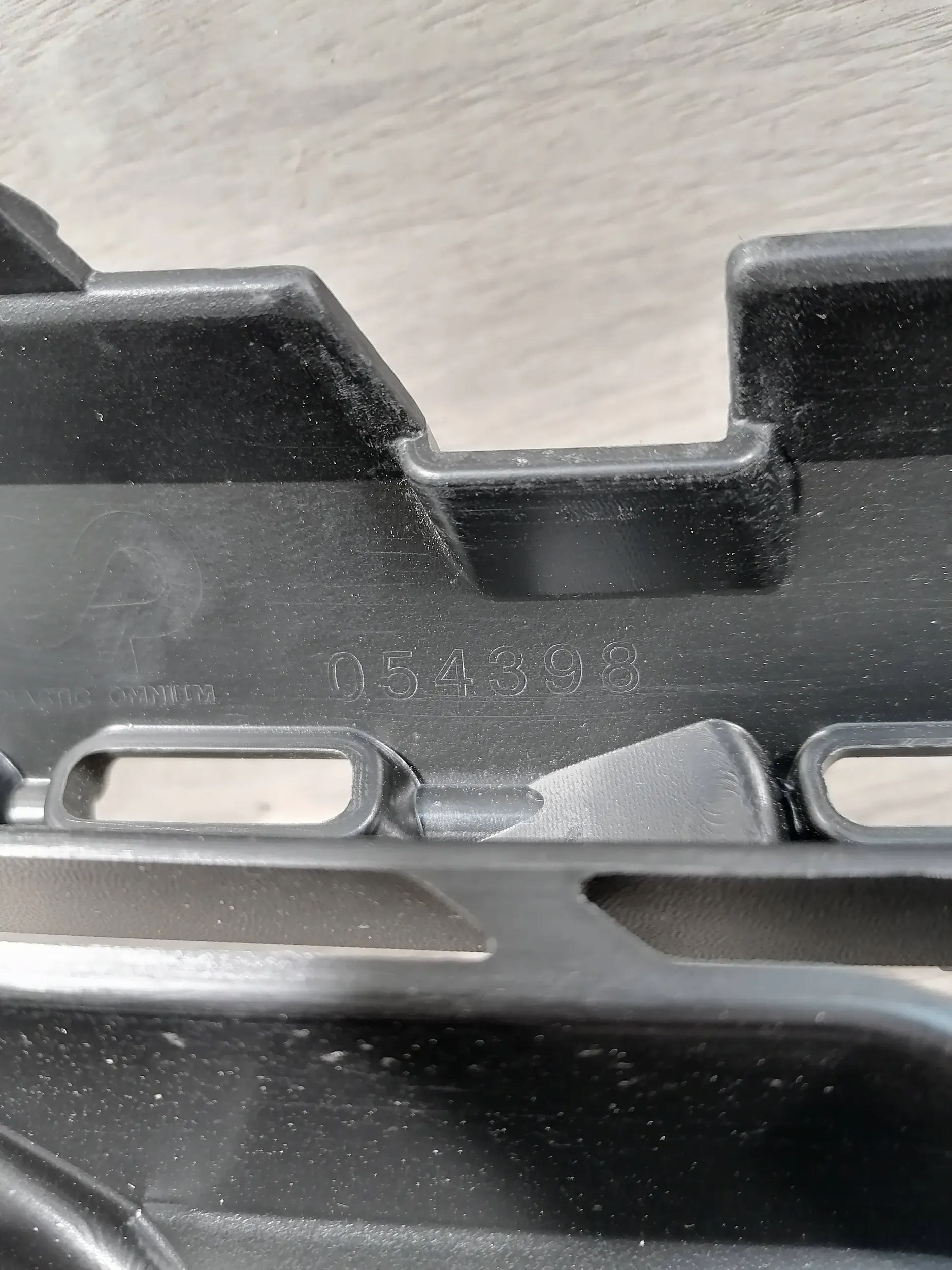 renault oe 623109707R CAPTUR решетка радиатора