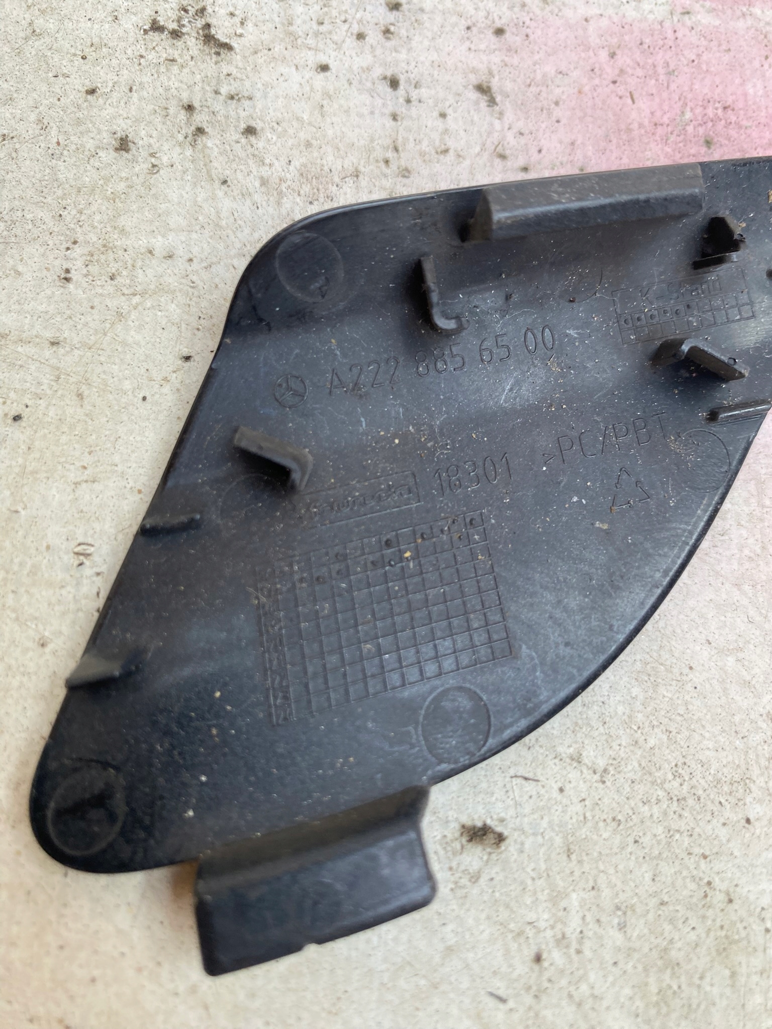 MERCEDES W222 AMG 17- towing hook cap bumper front A2228856500