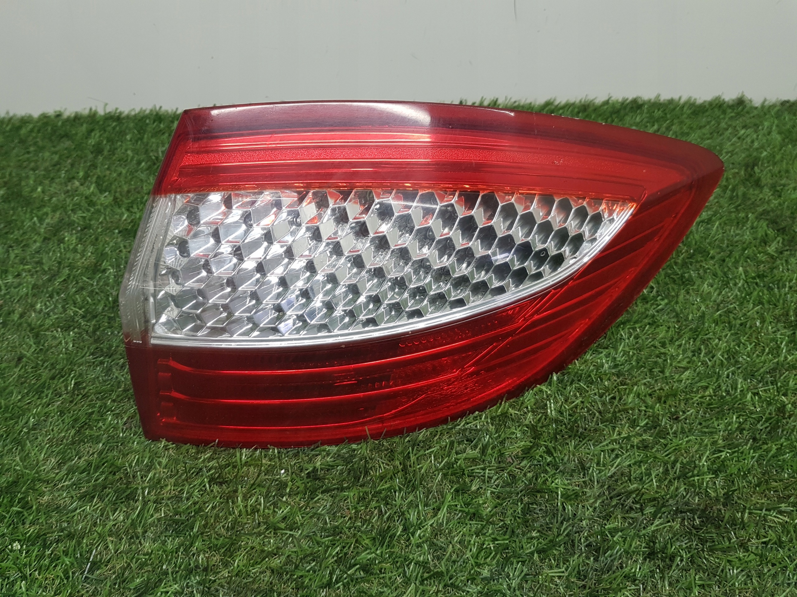 light right rear FORD MONDEO MK 4 7S71-13404-B