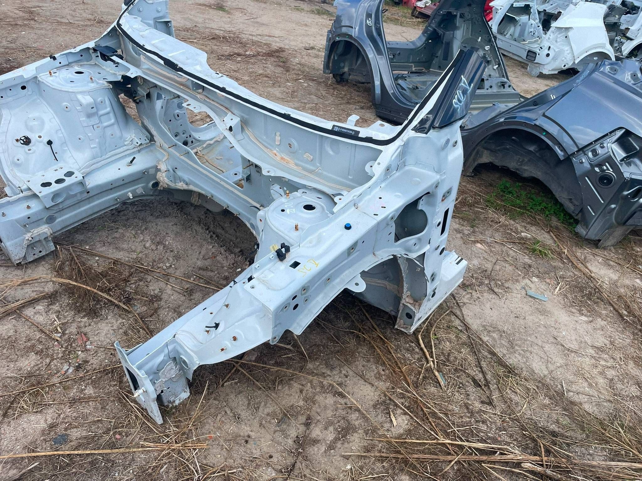quarter front front Renault Scenic E-Tech V