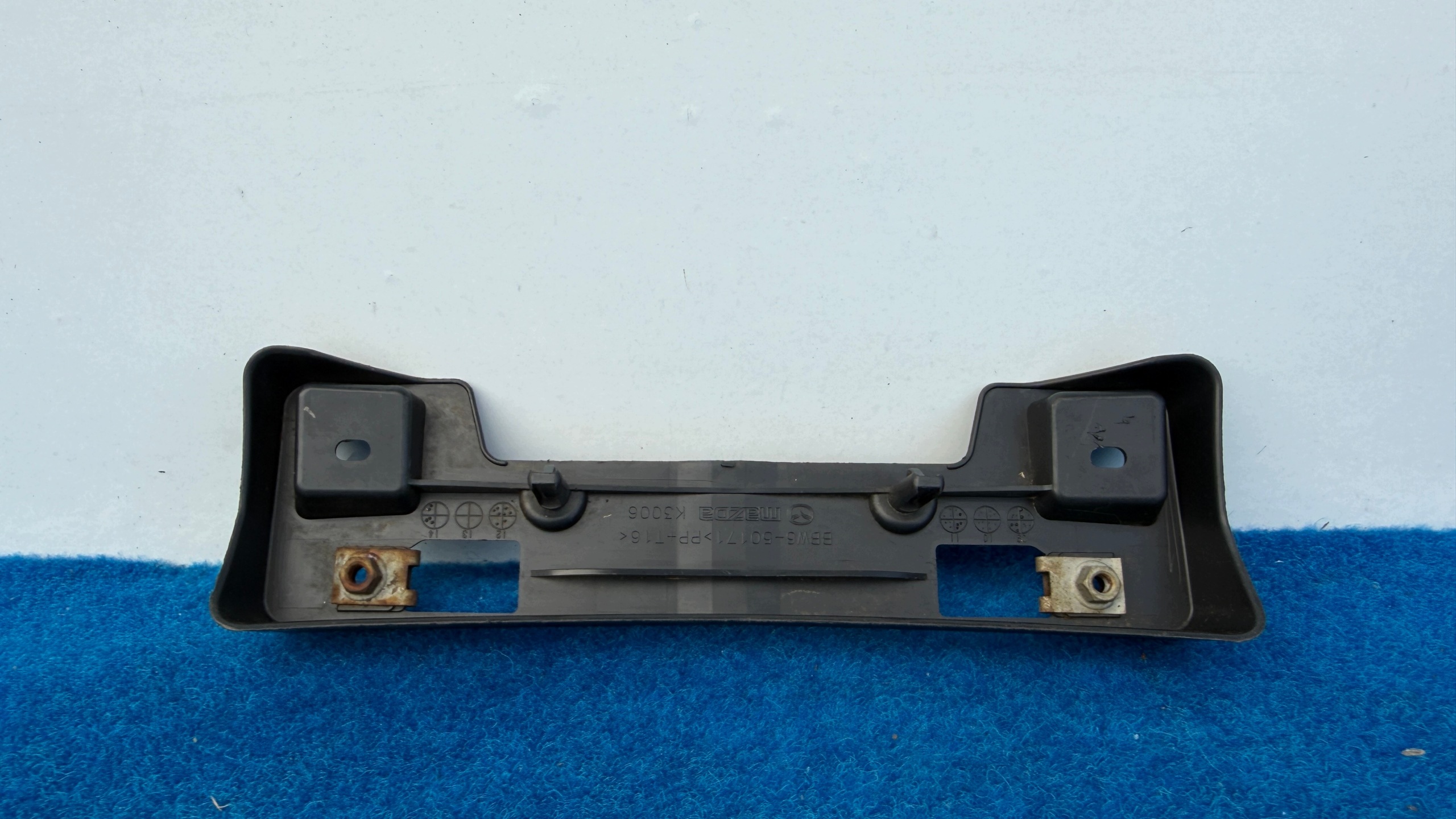 MAZDA 3 09-13 ROK pad holder signs front BBW6-50171 KA36/43