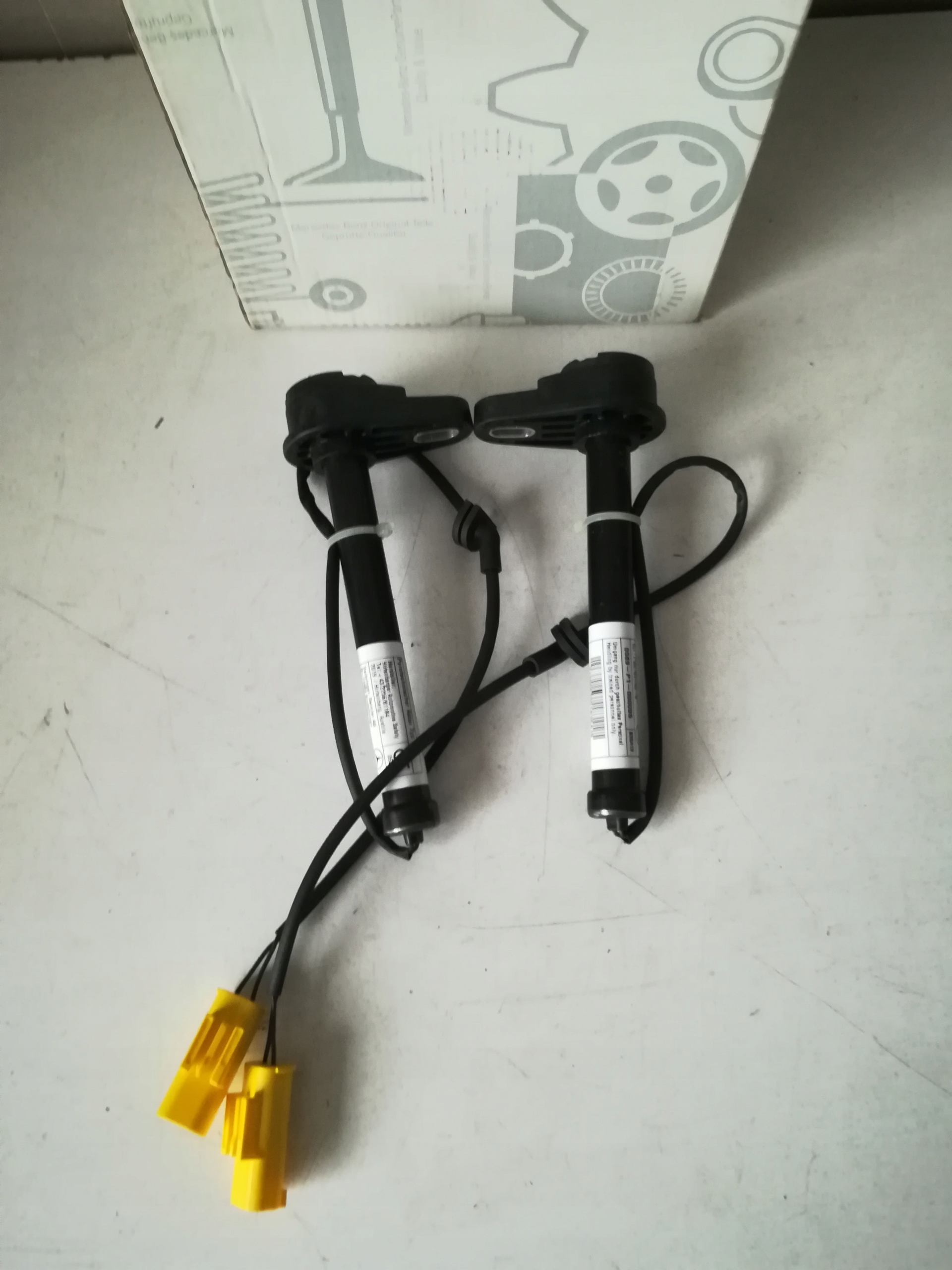 Пиротехнический картридж капота MERCEDES A2139062201