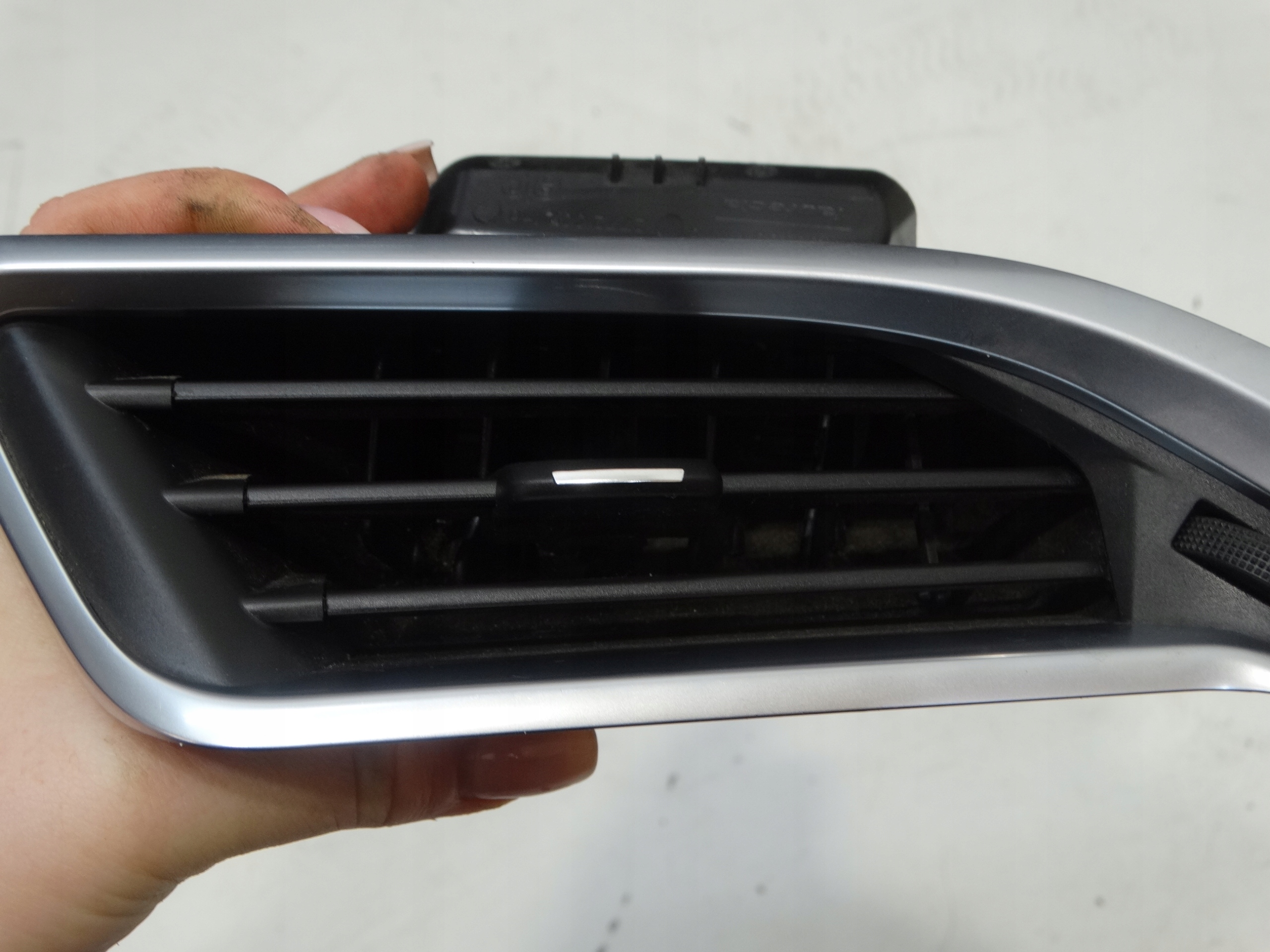 grid air conditioning devices consoles left front PEUGEOT 2008 208 9633131777