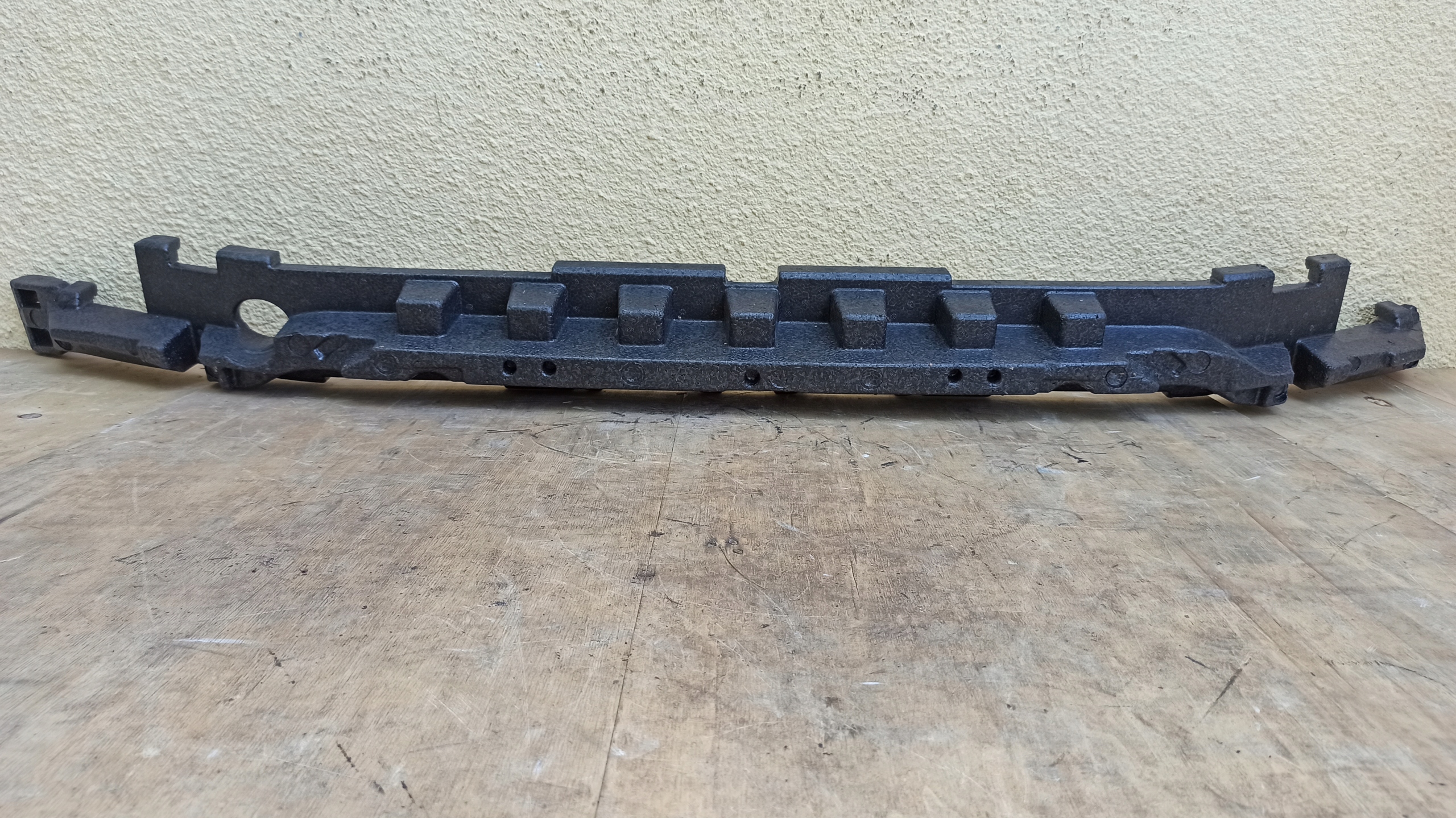 BMW X1 F48 амортизатор переднього бампера 7342437