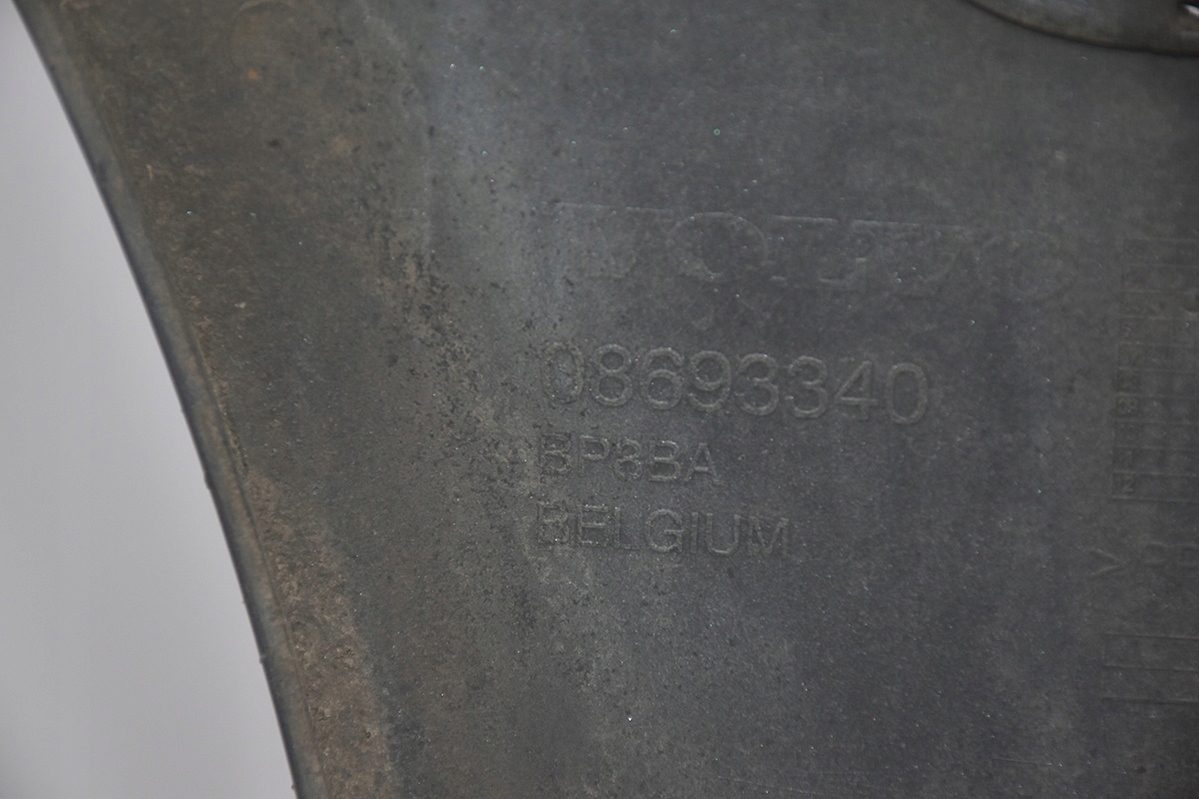front bumper * front VOLVO V70 II LIFT washers 466-46