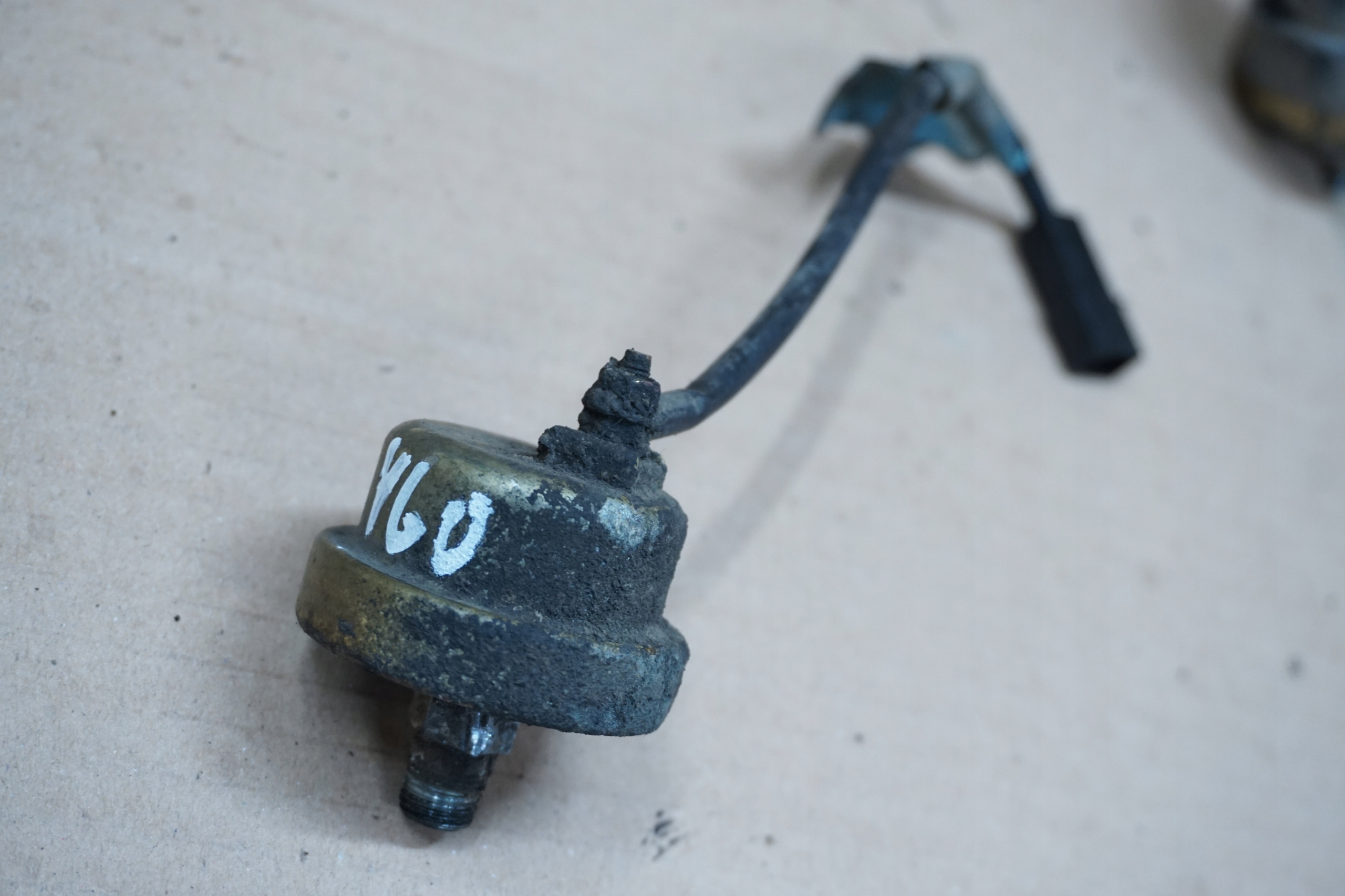 PATROL CZUJNIK CIŚNIENIA OLEJU GR Y60 2,8 TD