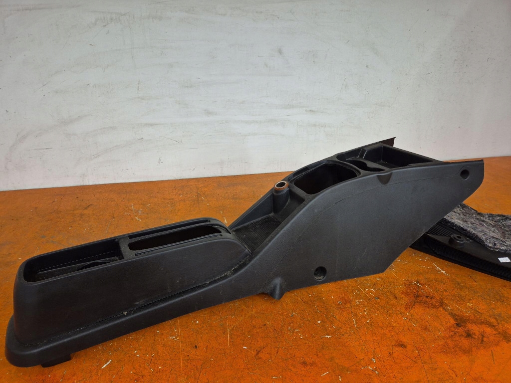 FIAT LINEA 06-12 тунель середина