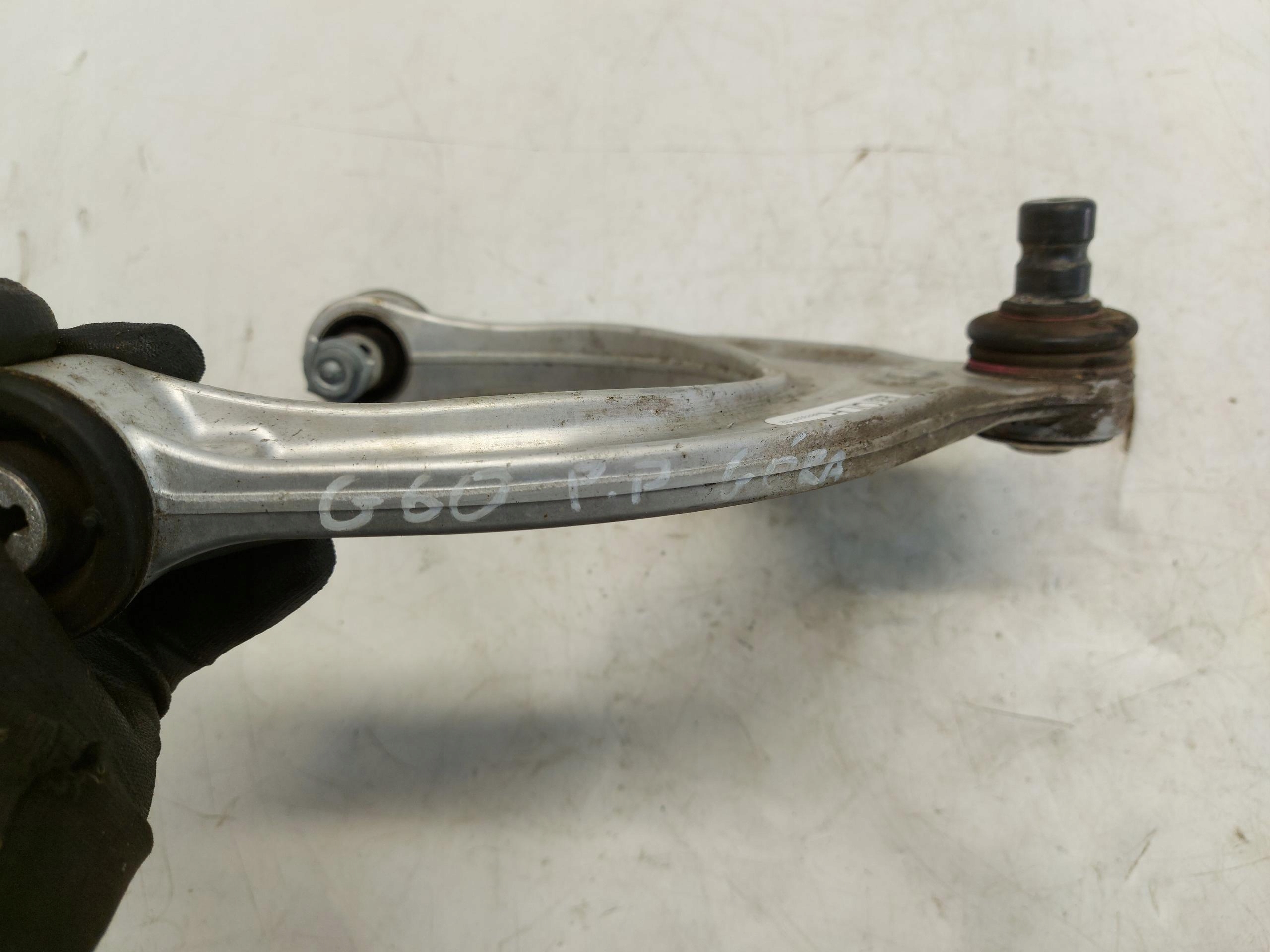 BMW 5 G60 530E arm front right upper 8833037