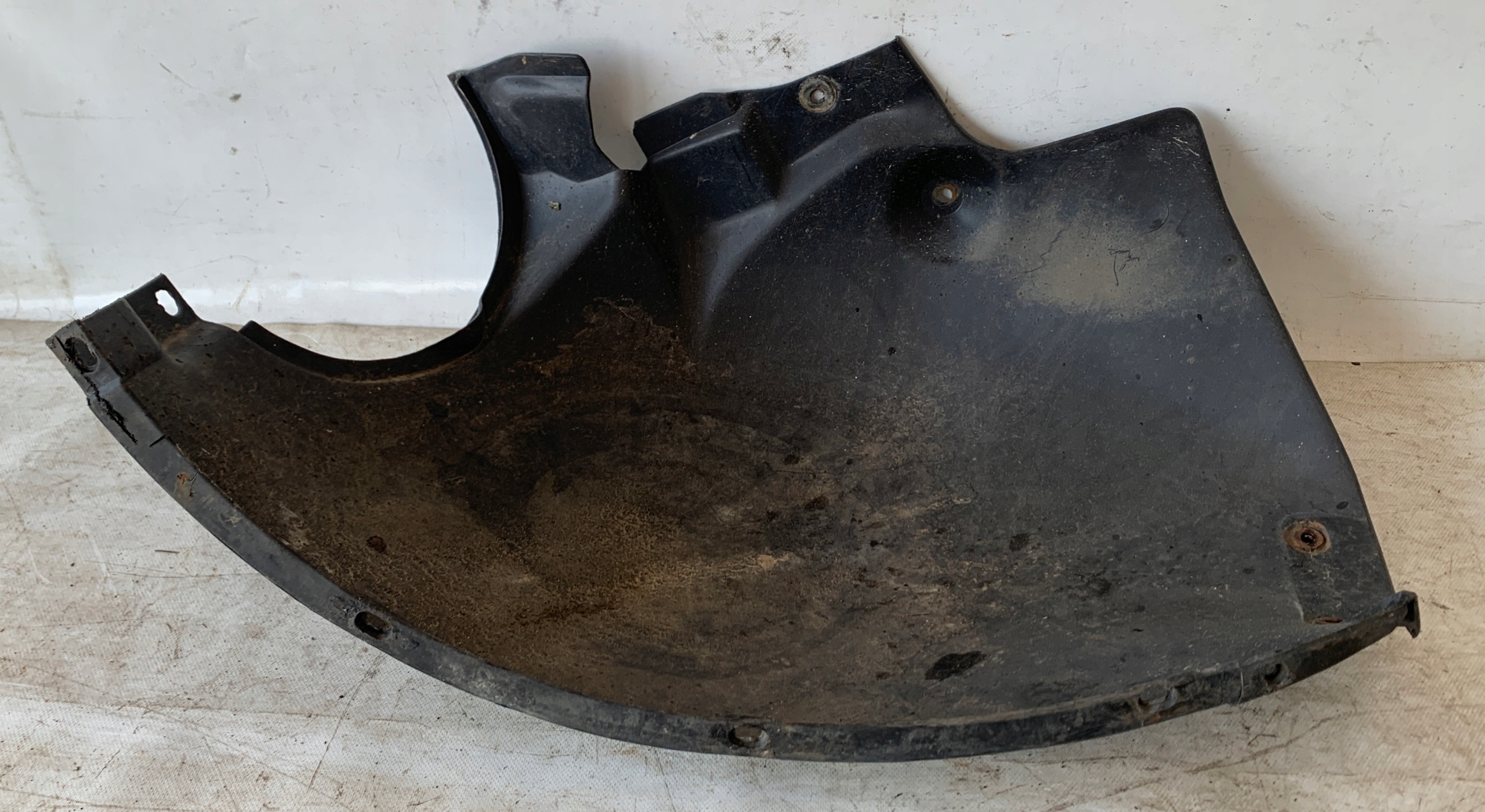 mudguard left front SAAB 9000 92-98 9082769
