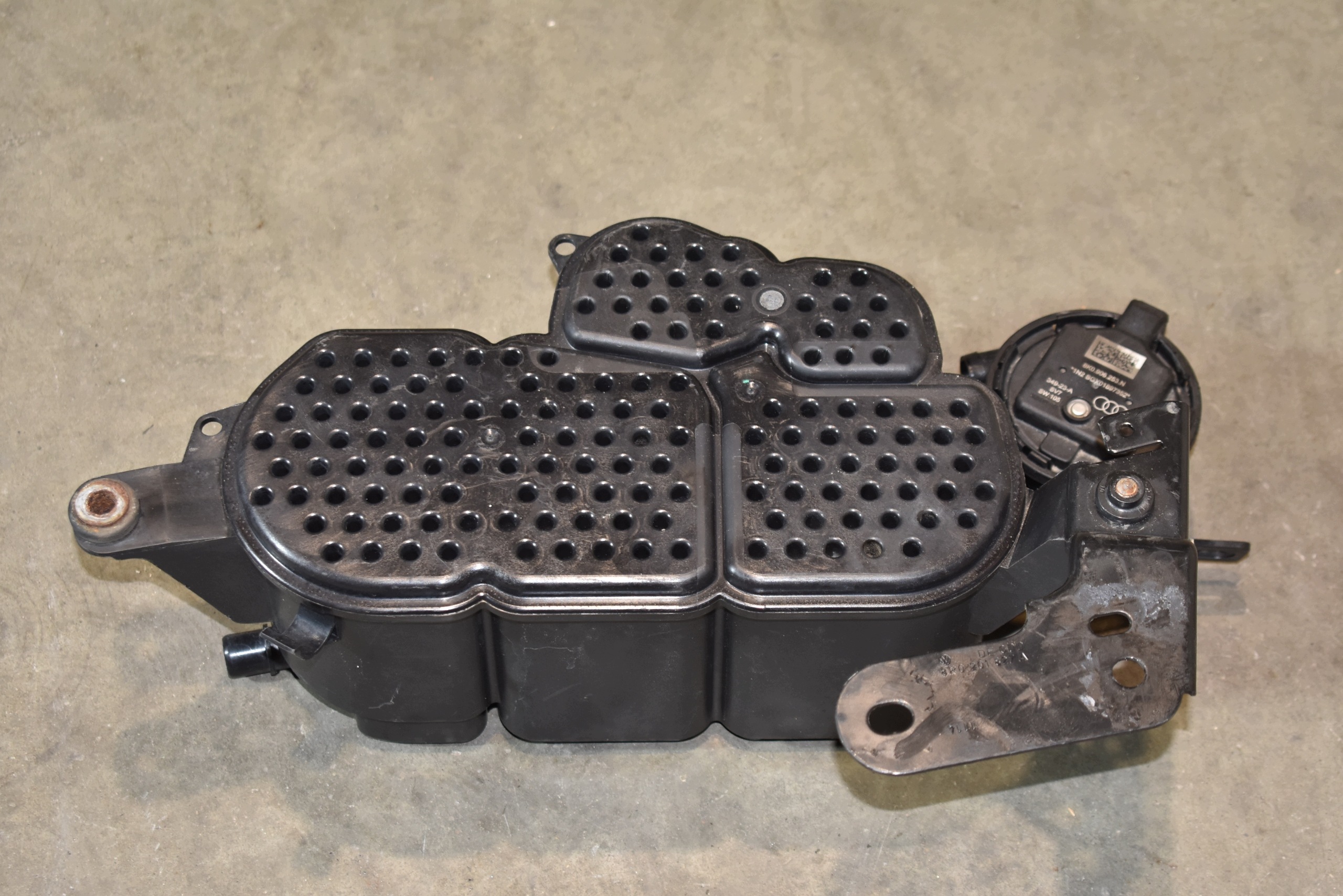 perfect condition tank carbon filter PORSCHE MACAN AUDI A4 B8 AUDI A5