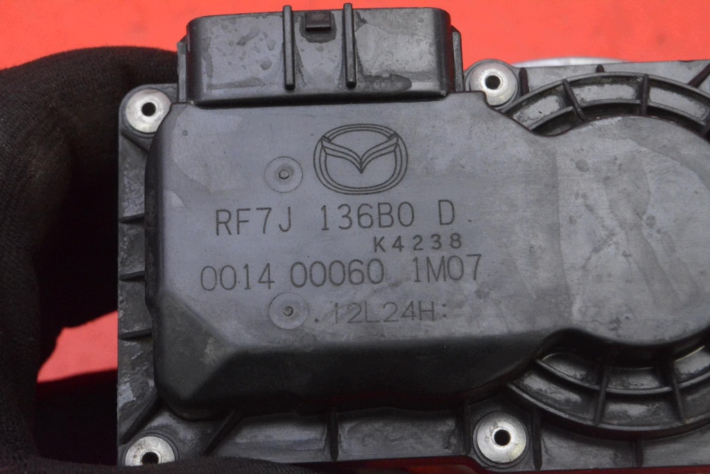 Valvola a farfalla RF7J136B0D MAZDA 6 2 II GH 2.0 CiTD 140 KM 07-12