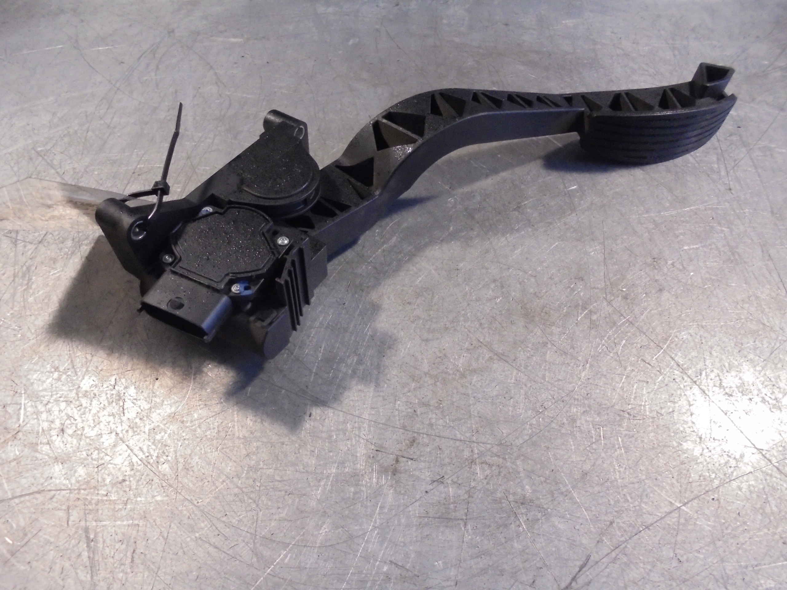 accelerator pedal, Alfa Romeo 147 0281002380