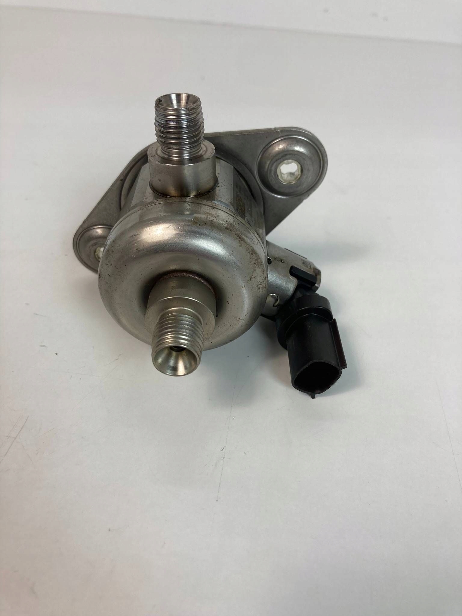 Chevrolet Camaro 16+ 2.0 injection pump 12672145